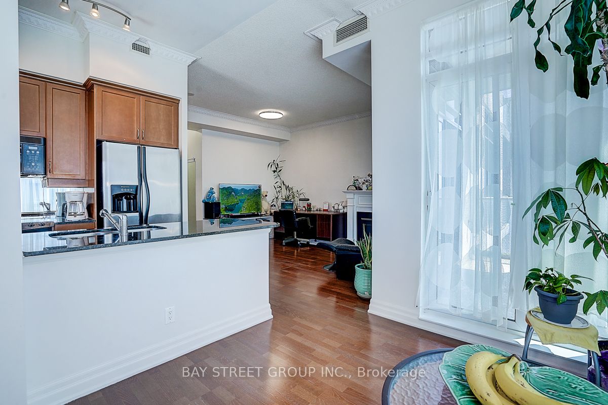 2083 Lake Shore Boulevard W Lph14 Property Photo 19