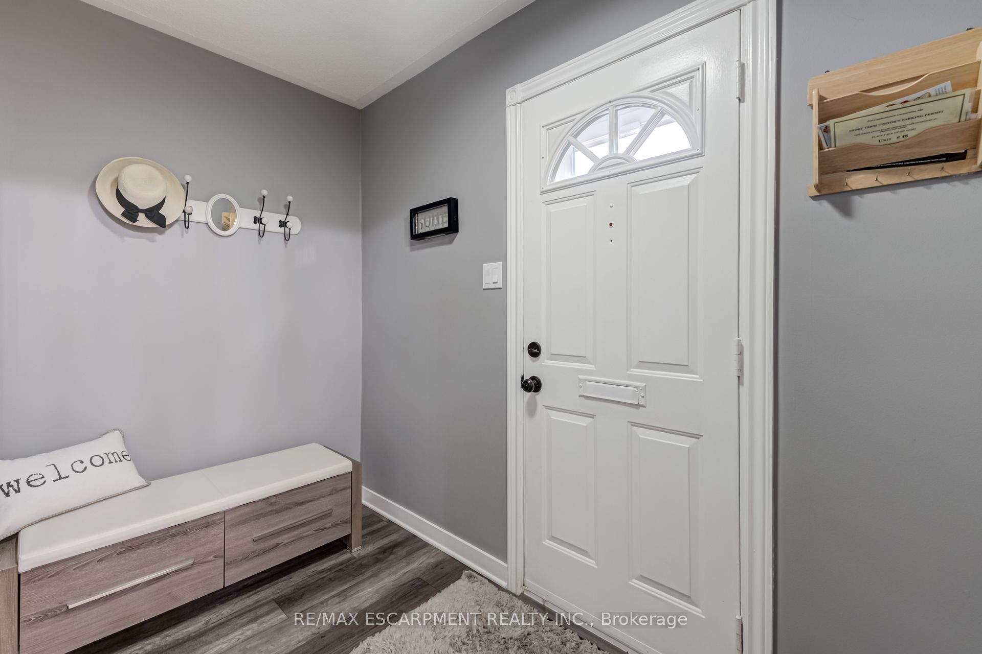 #48 - 2825 Gananoque Drive Property Photo 3