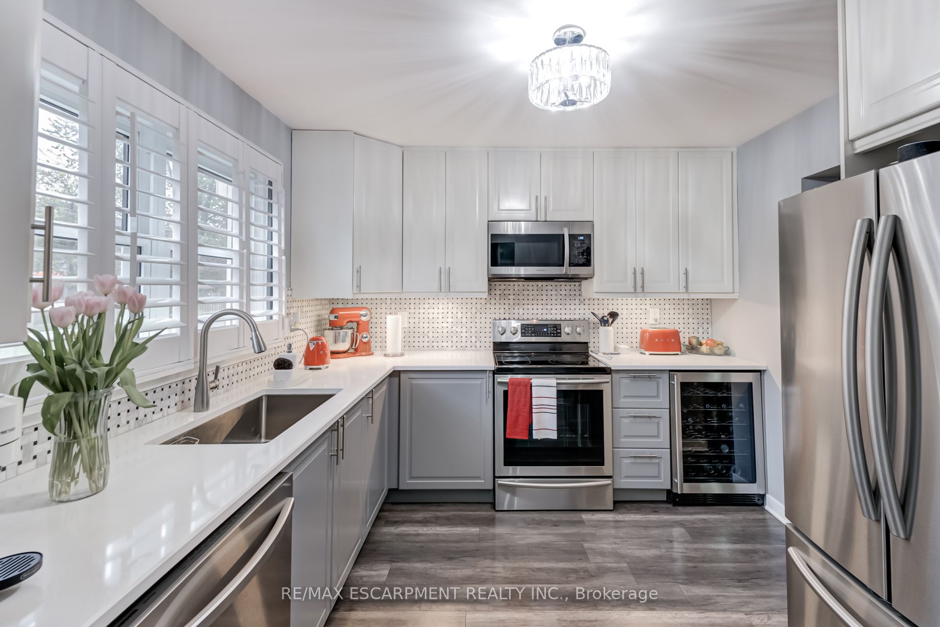 #48 - 2825 Gananoque Drive Property Photo 10