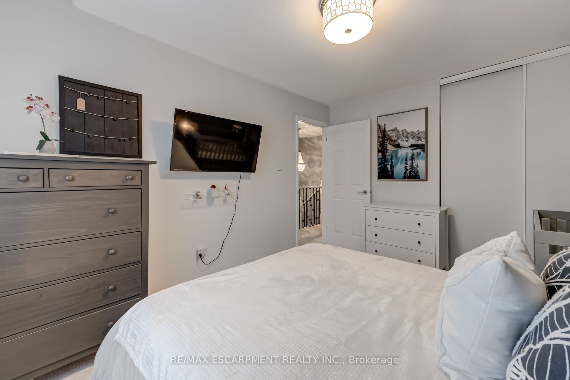 #48 - 2825 Gananoque Drive Property Photo 23