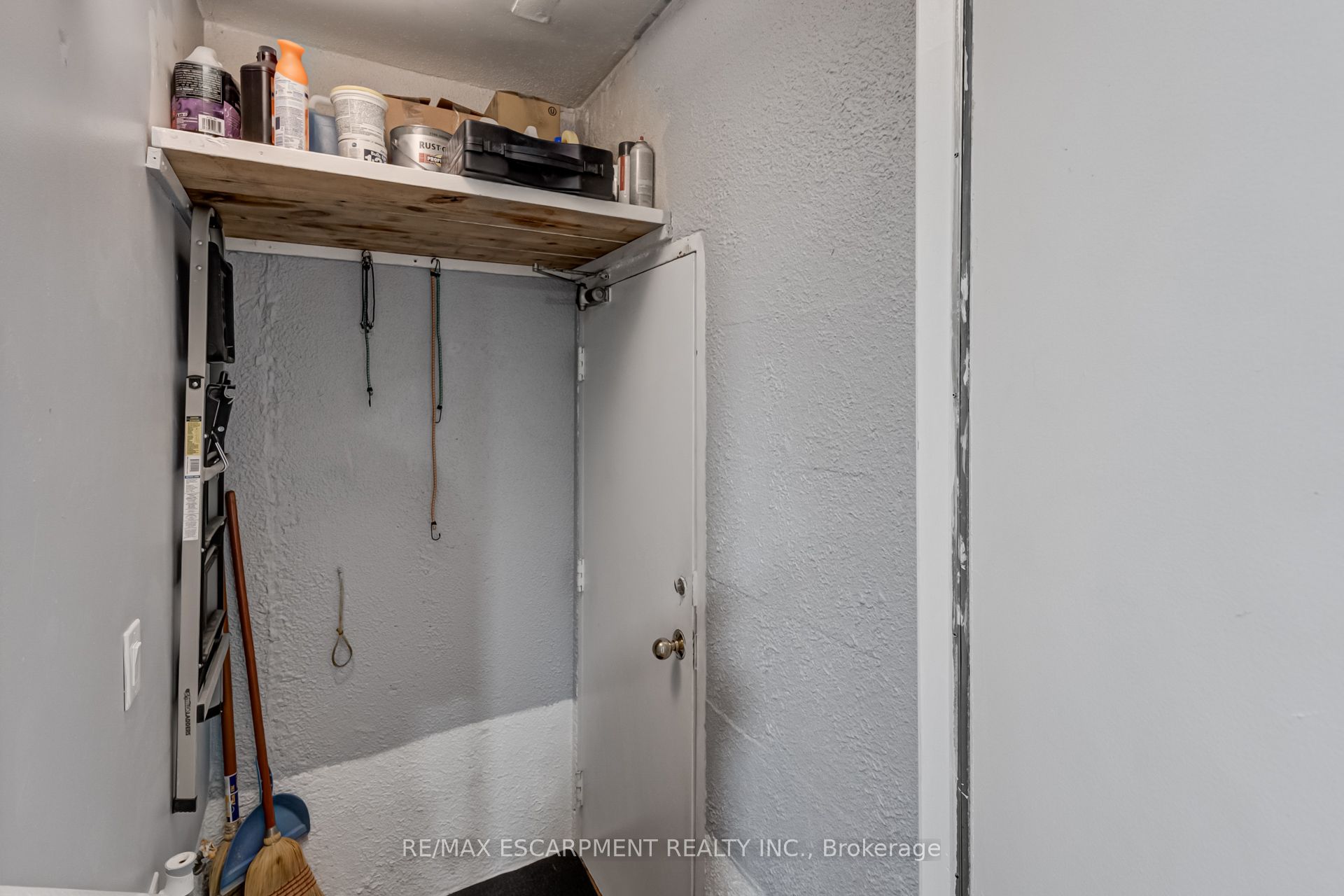 #48 - 2825 Gananoque Drive Property Photo 35