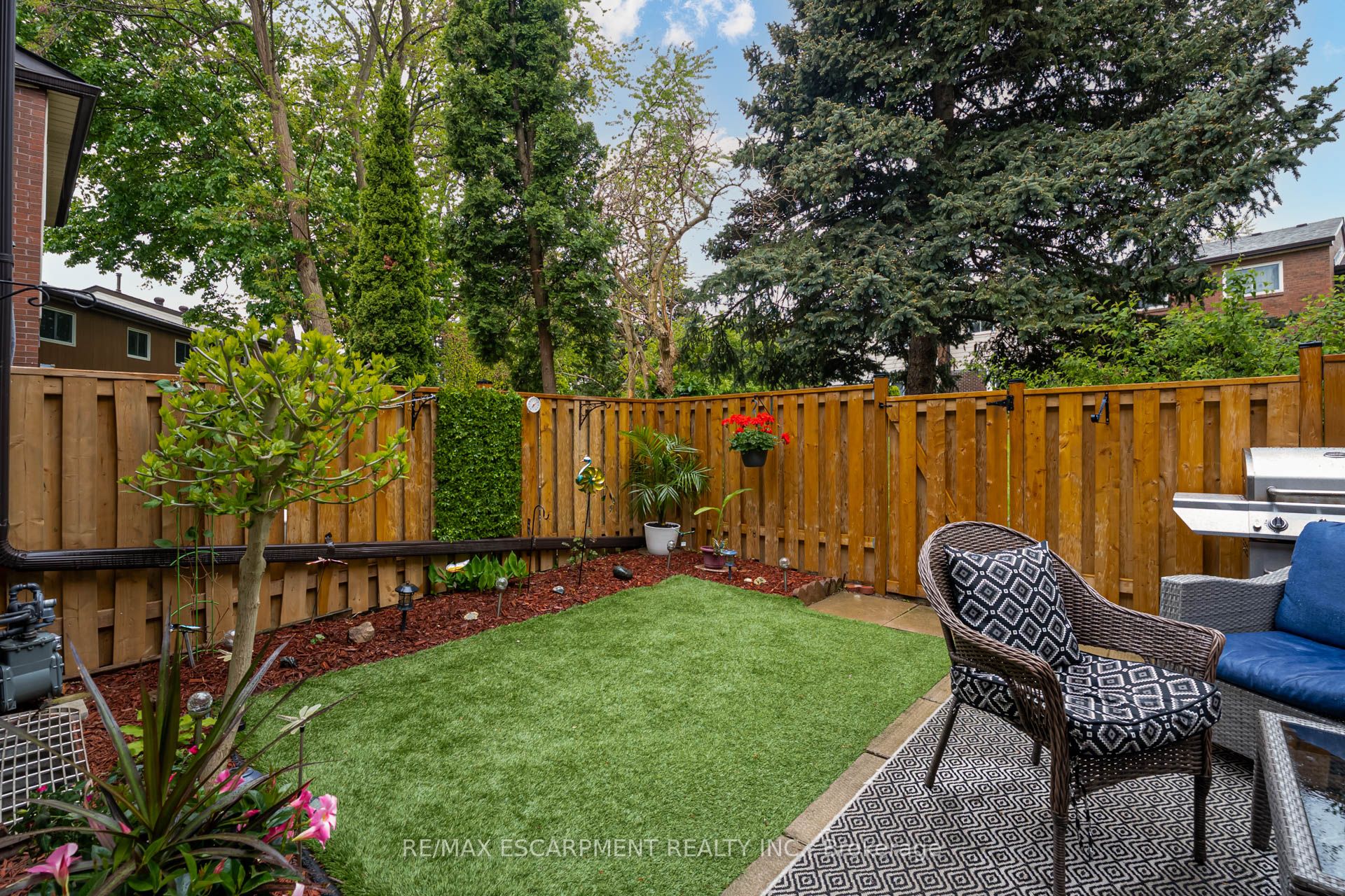 #48 - 2825 Gananoque Drive Property Photo 39