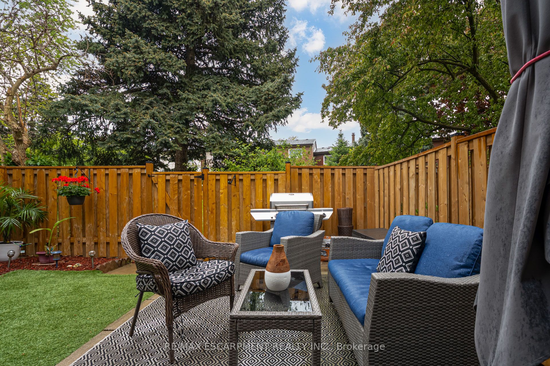 #48 - 2825 Gananoque Drive Property Photo 40