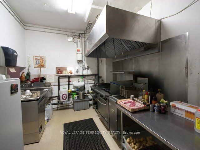 1680 St Clair Avenue Property Photo 7