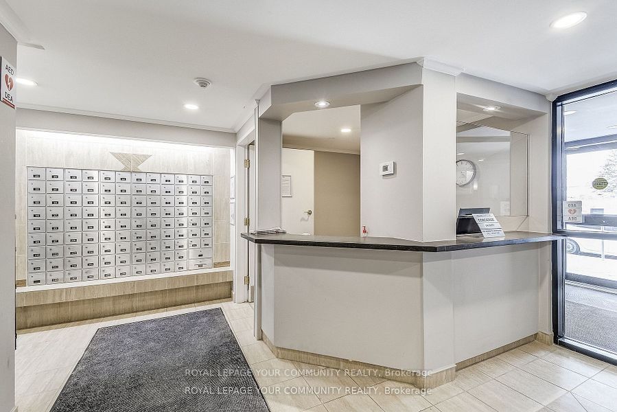 #1004 - 95 La Rose Avenue Property Photo 6