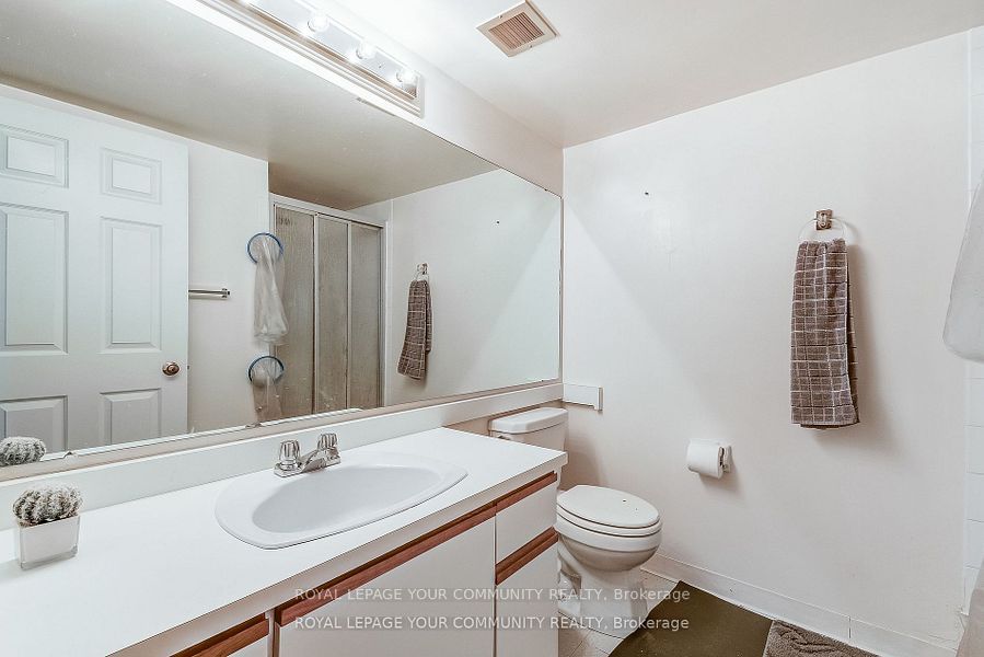 #1004 - 95 La Rose Avenue Property Photo 16