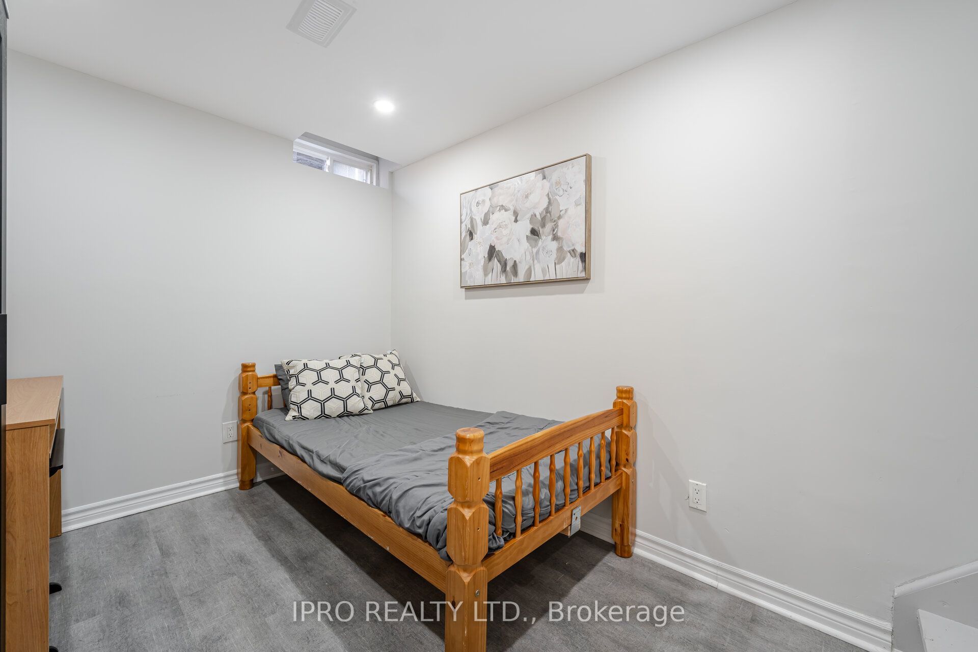 3356 Redpath Circle Property Photo 32