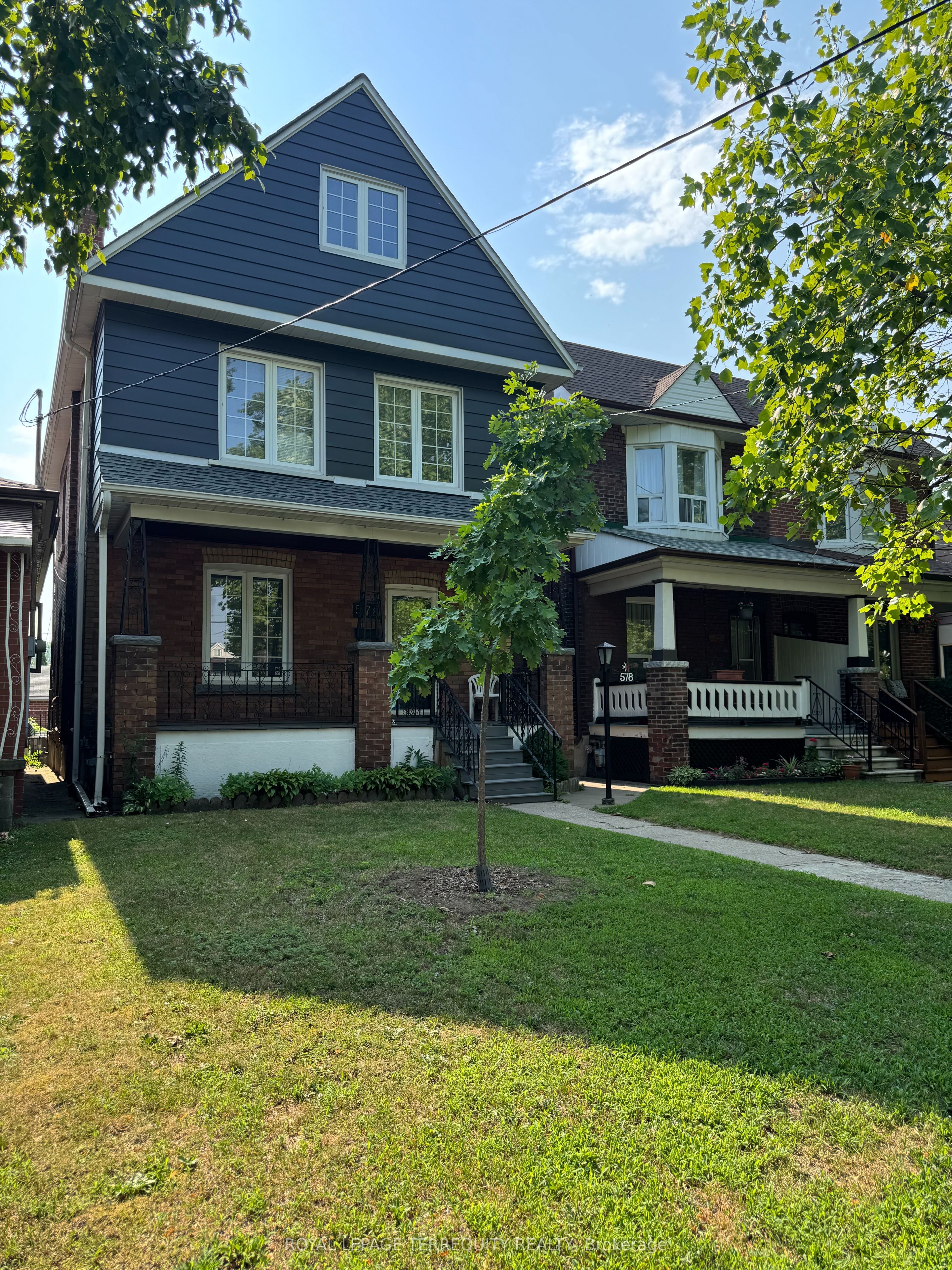 578 Durie Street Property Photo 1