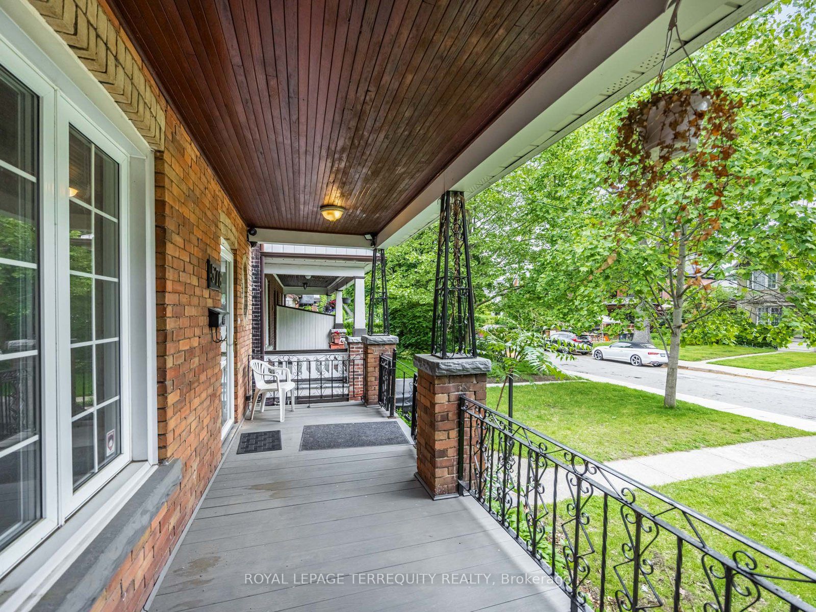 578 Durie Street Property Photo 3