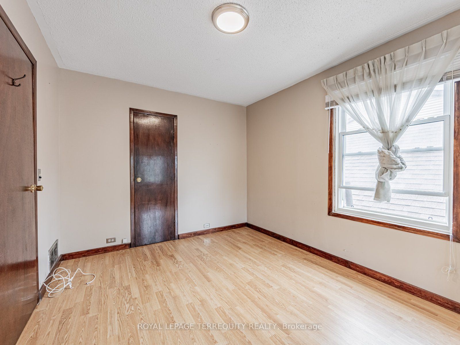 578 Durie Street Property Photo 13