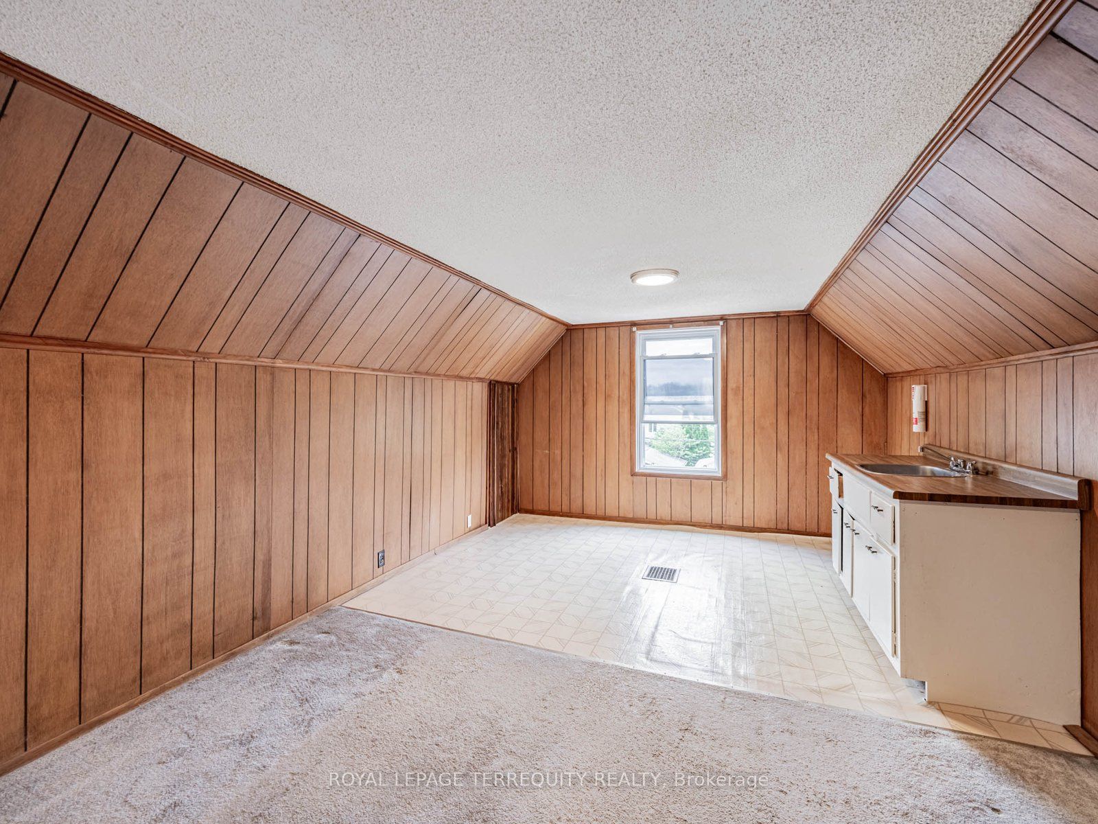 578 Durie Street Property Photo 24
