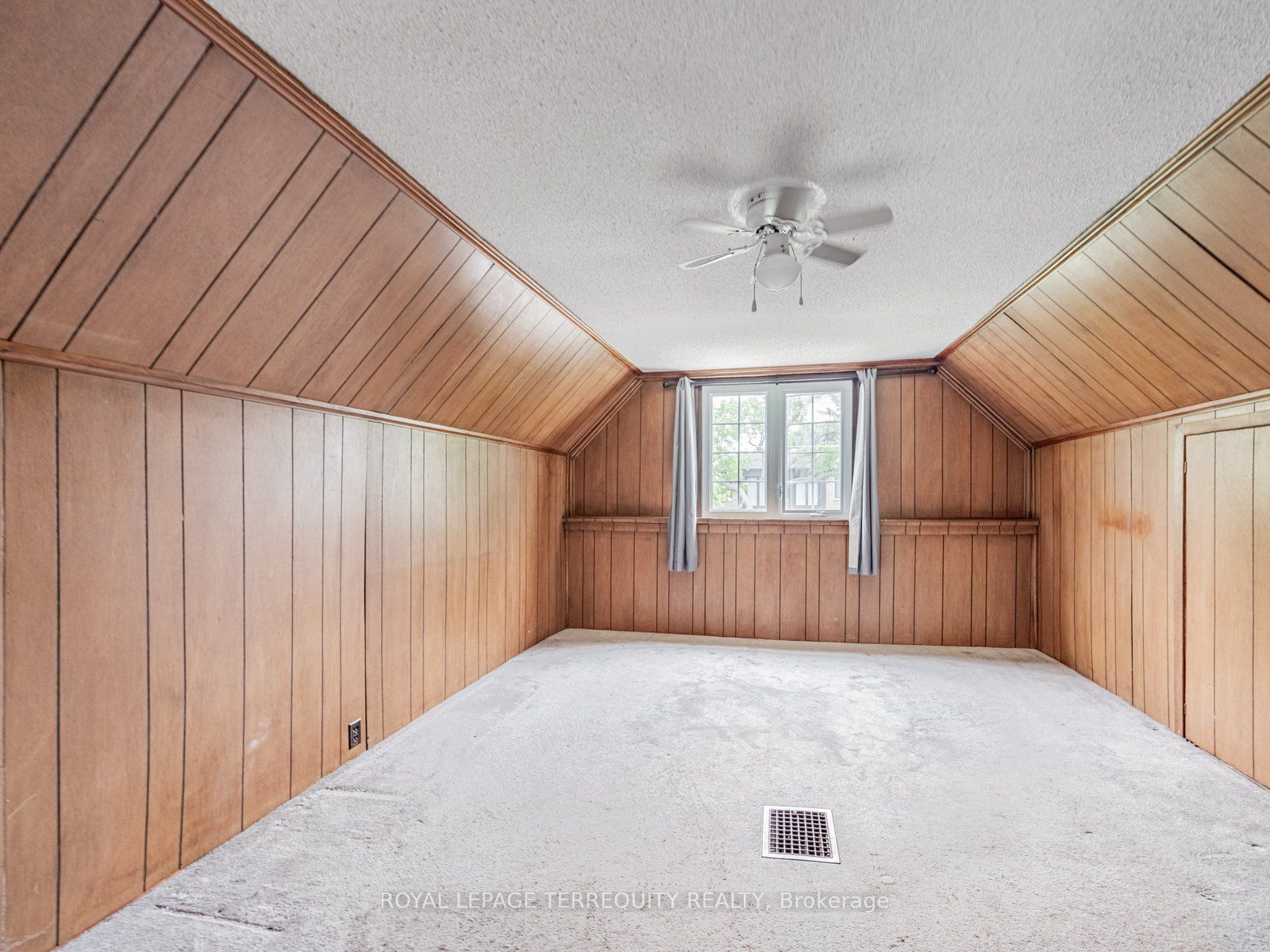 578 Durie Street Property Photo 25