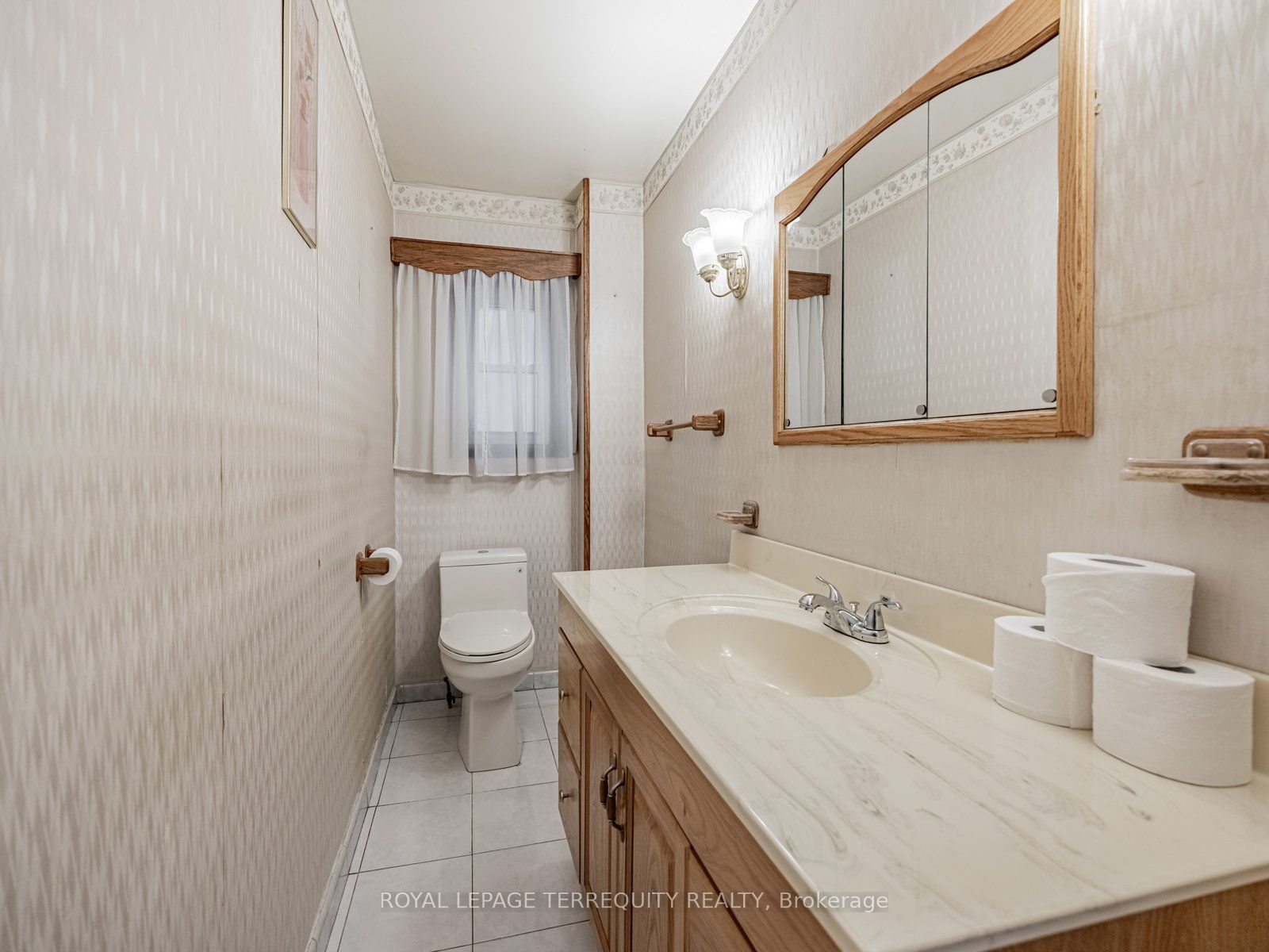 578 Durie Street Property Photo 32