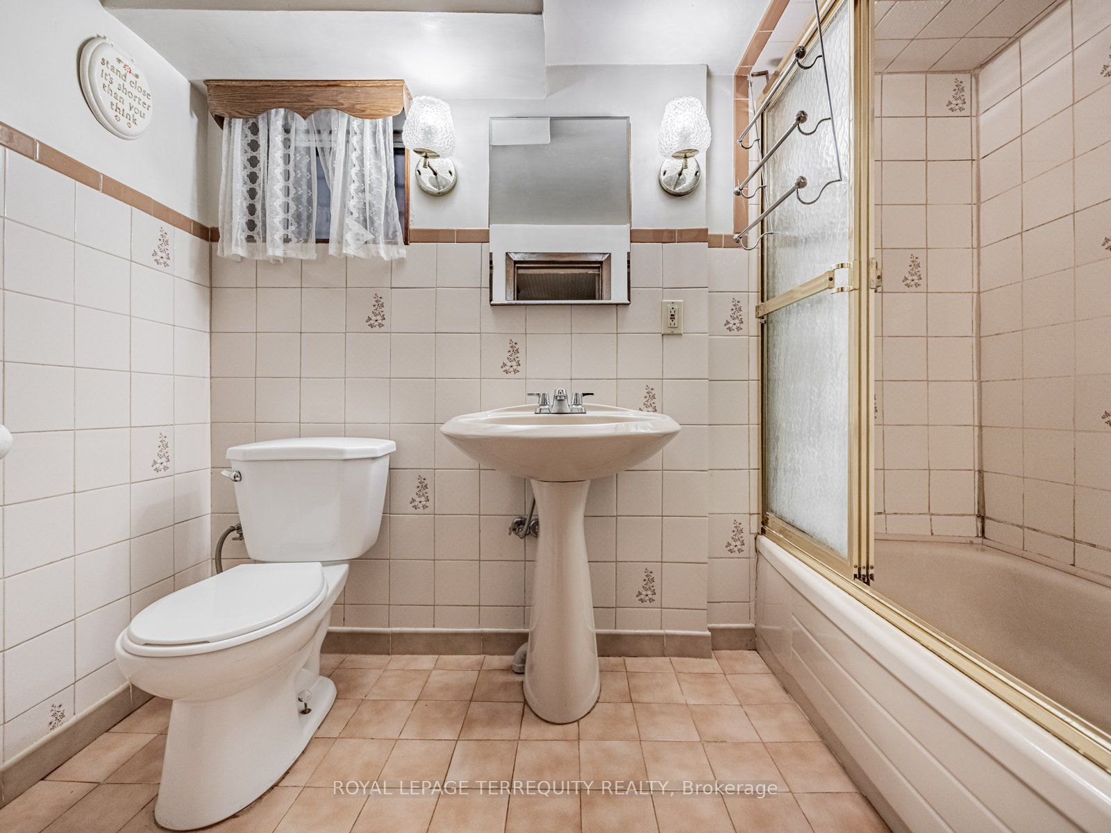 578 Durie Street Property Photo 35