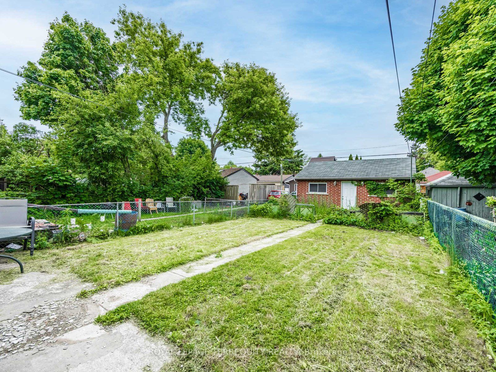 578 Durie Street Property Photo 38