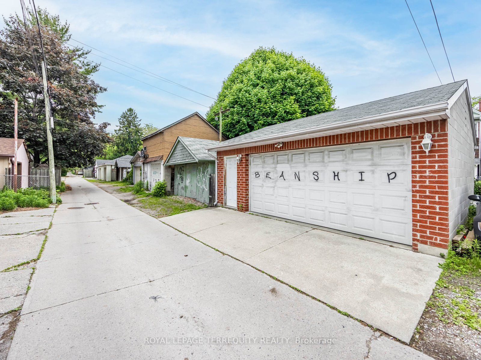 578 Durie Street Property Photo 42