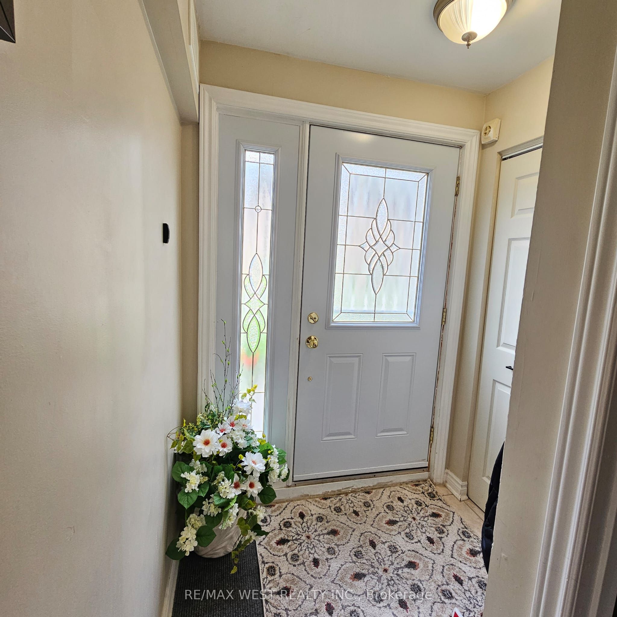 #16 - 47 Lexington Avenue Property Photo 2