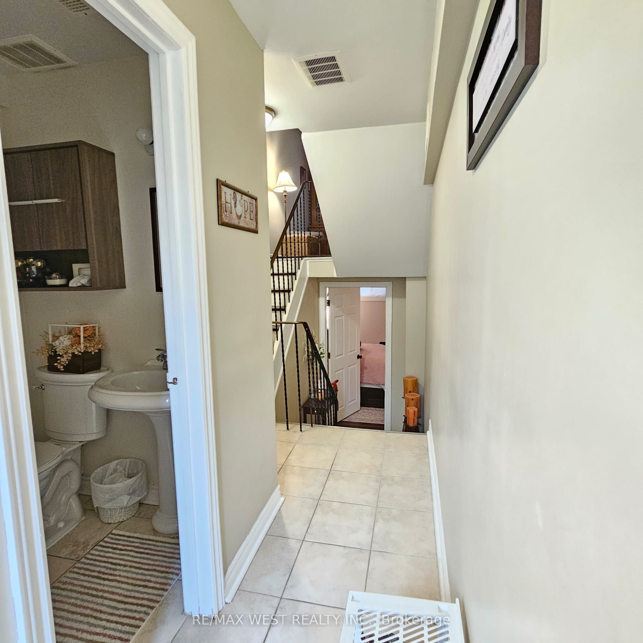 #16 - 47 Lexington Avenue Property Photo 3