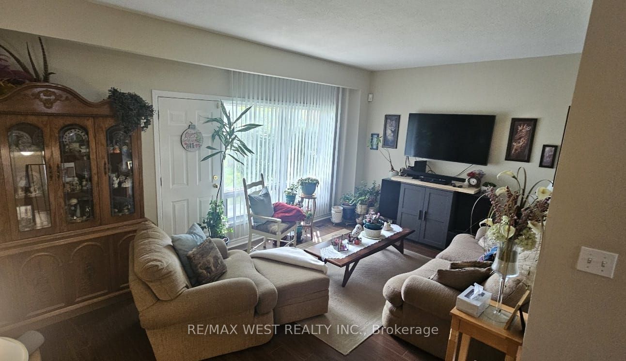 #16 - 47 Lexington Avenue Property Photo 9