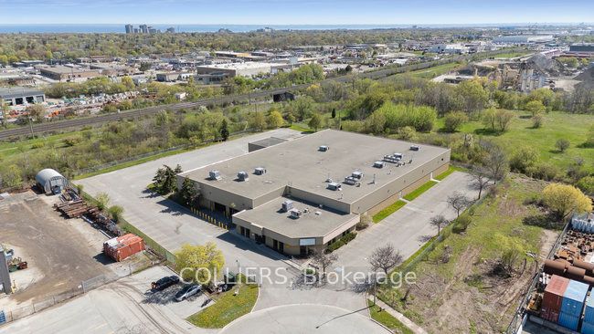 1400 Advance Rd Property Photo 1