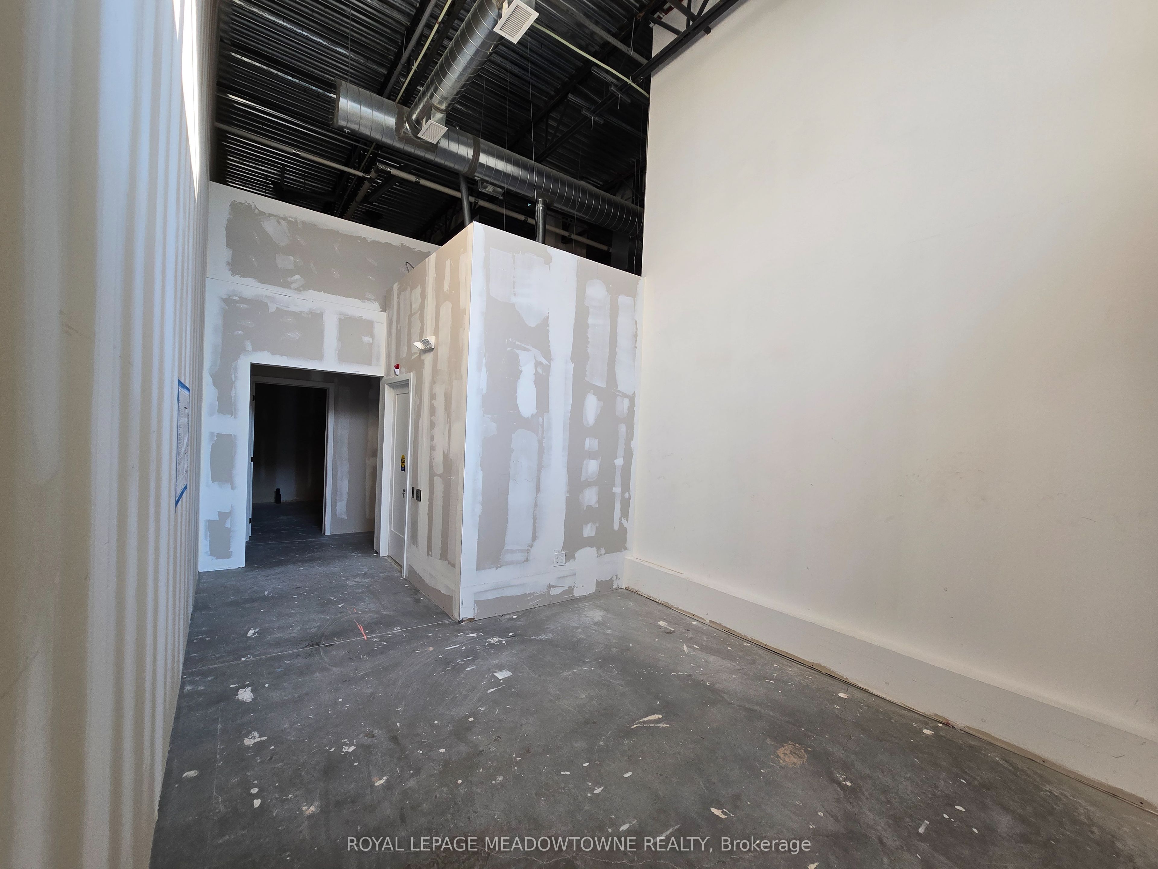 2578 Bristol Cir Property Photo 14