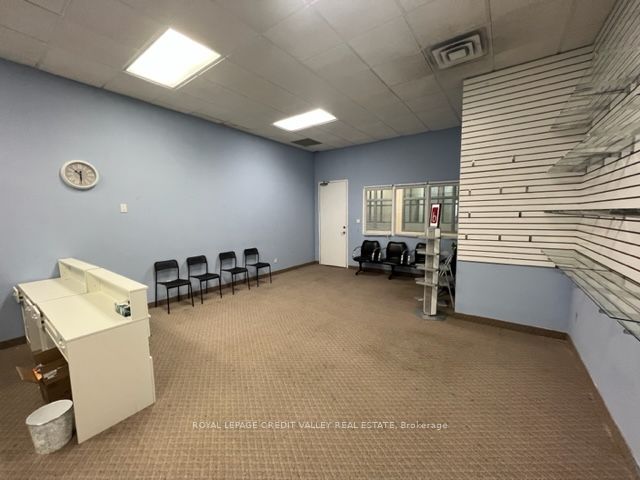 #106 - 1625 Albion Road Property Photo 9