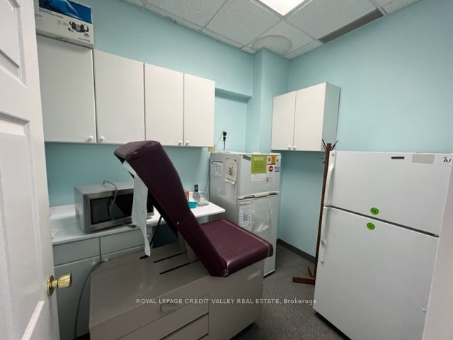 #202 - 1625 Albion Road Property Photo 18
