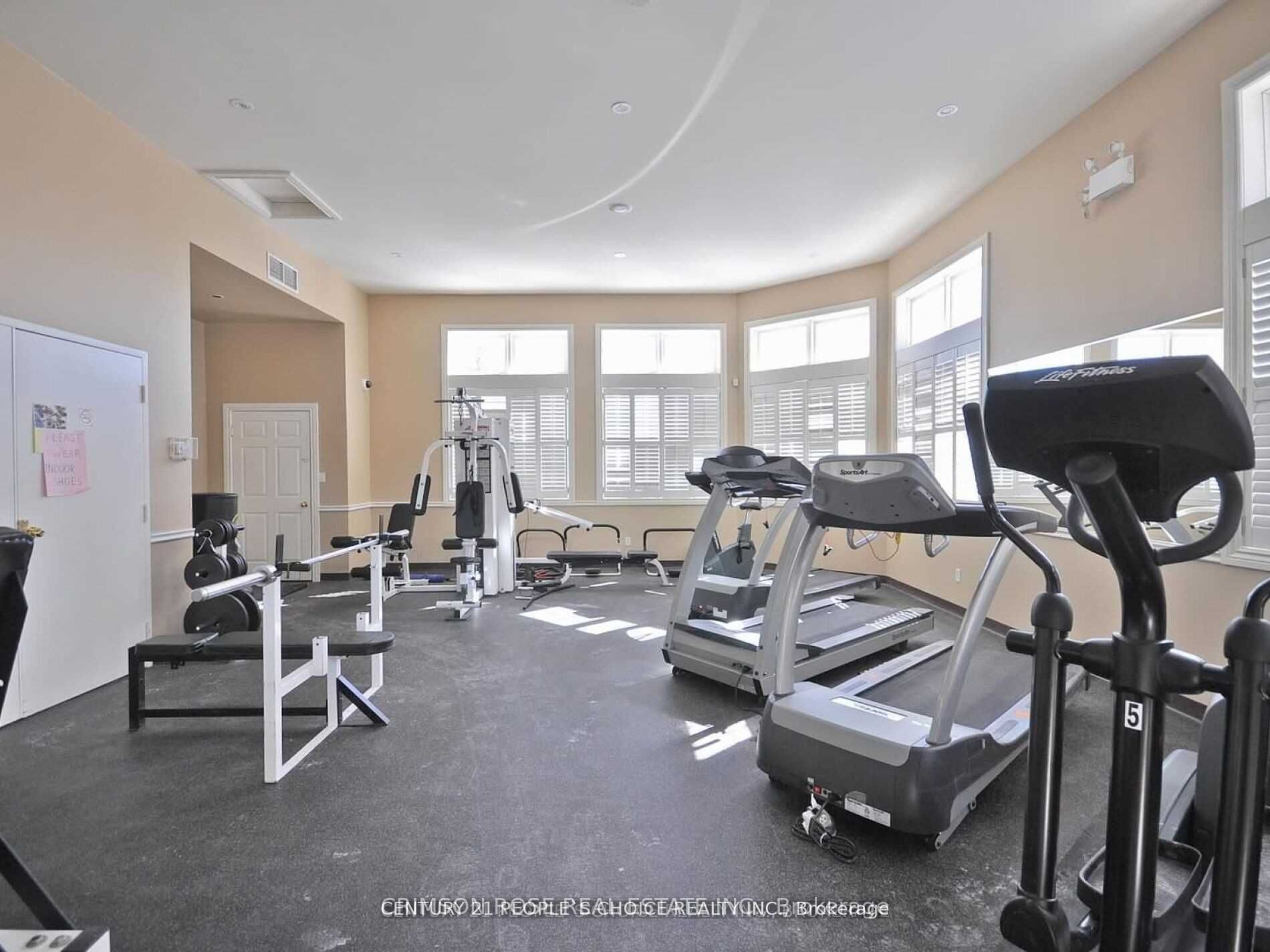 #410 - 1480 Bishops Gate Property Photo 4