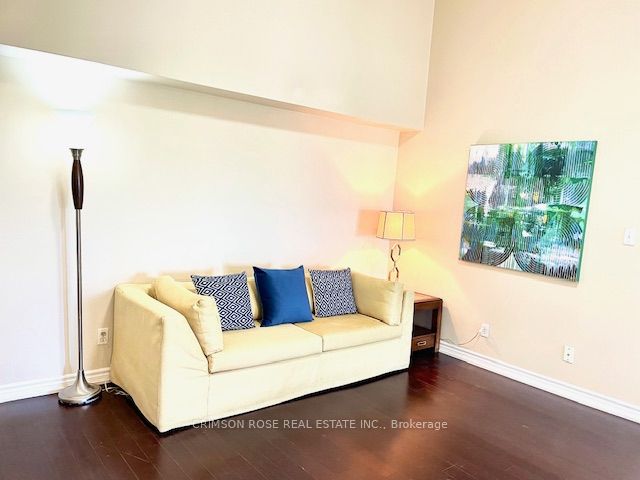#410 - 1480 Bishops Gate Property Photo 5
