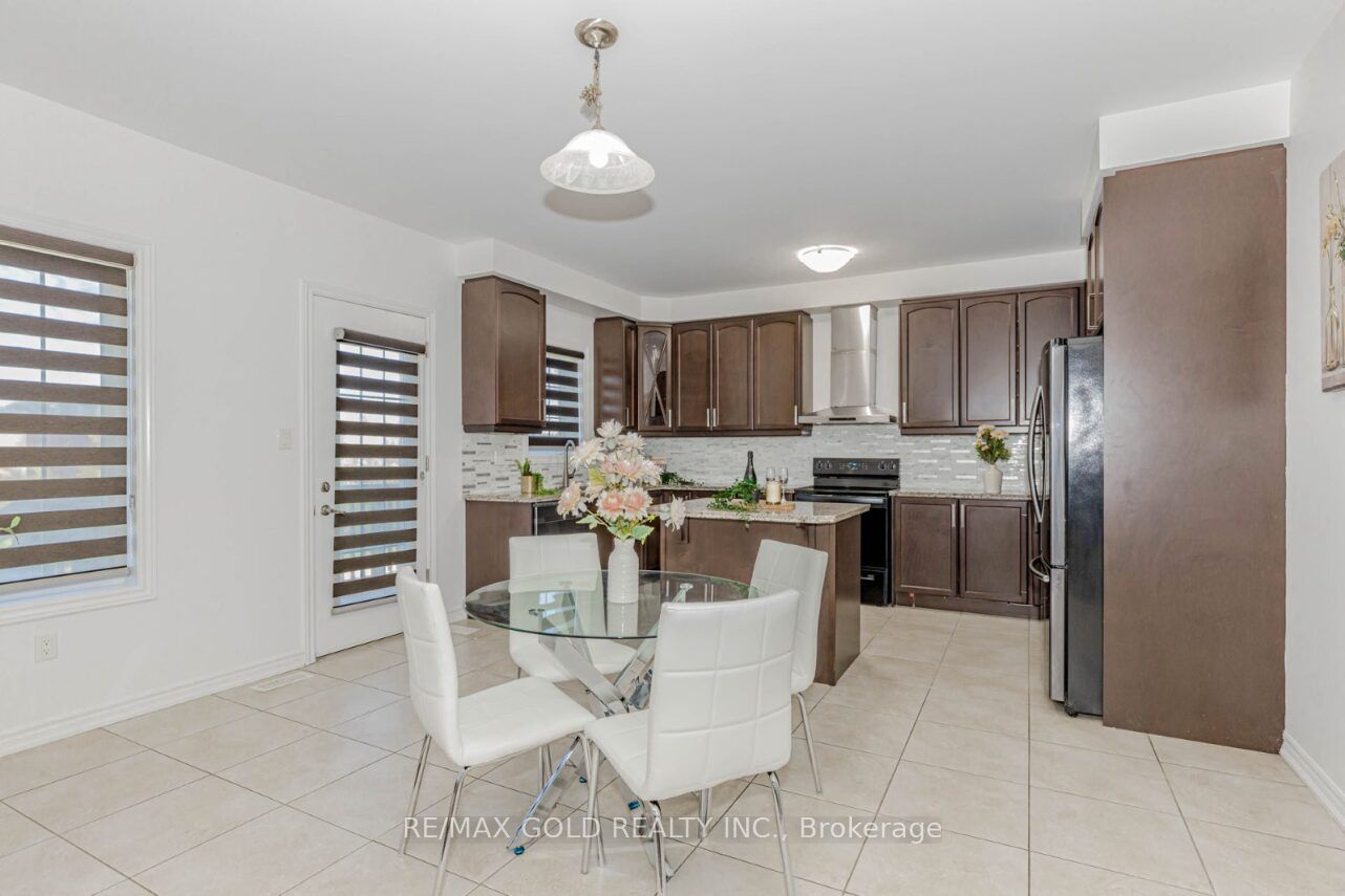 74 Bucksaw Street Property Photo 12