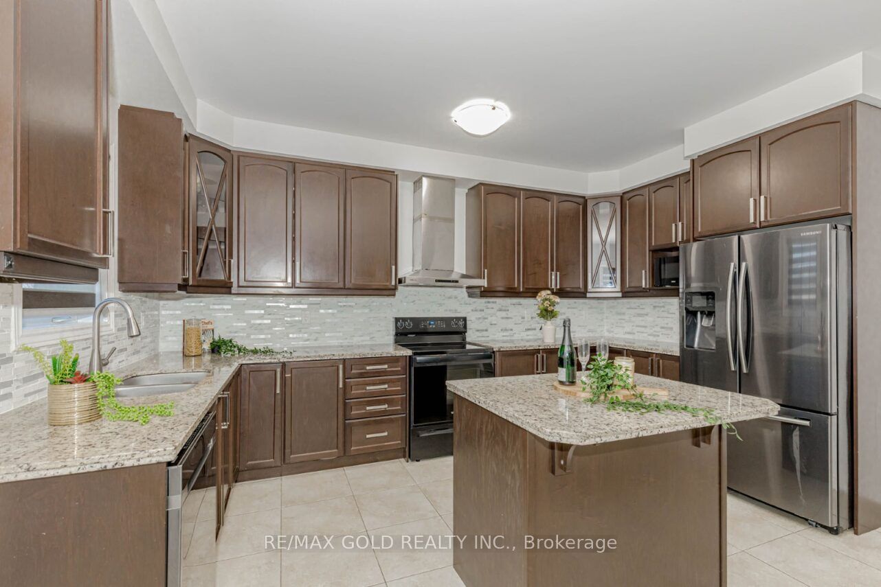 74 Bucksaw Street Property Photo 13