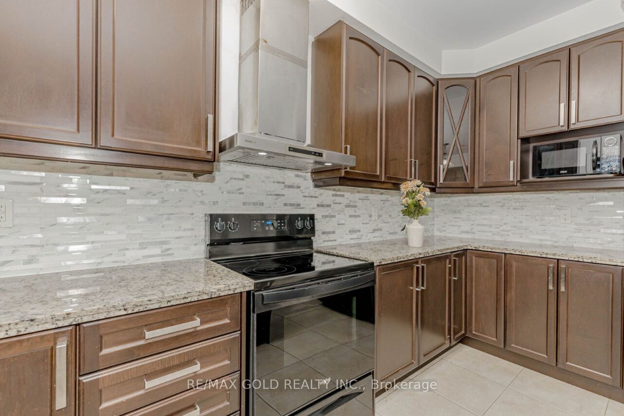 74 Bucksaw Street Property Photo 14