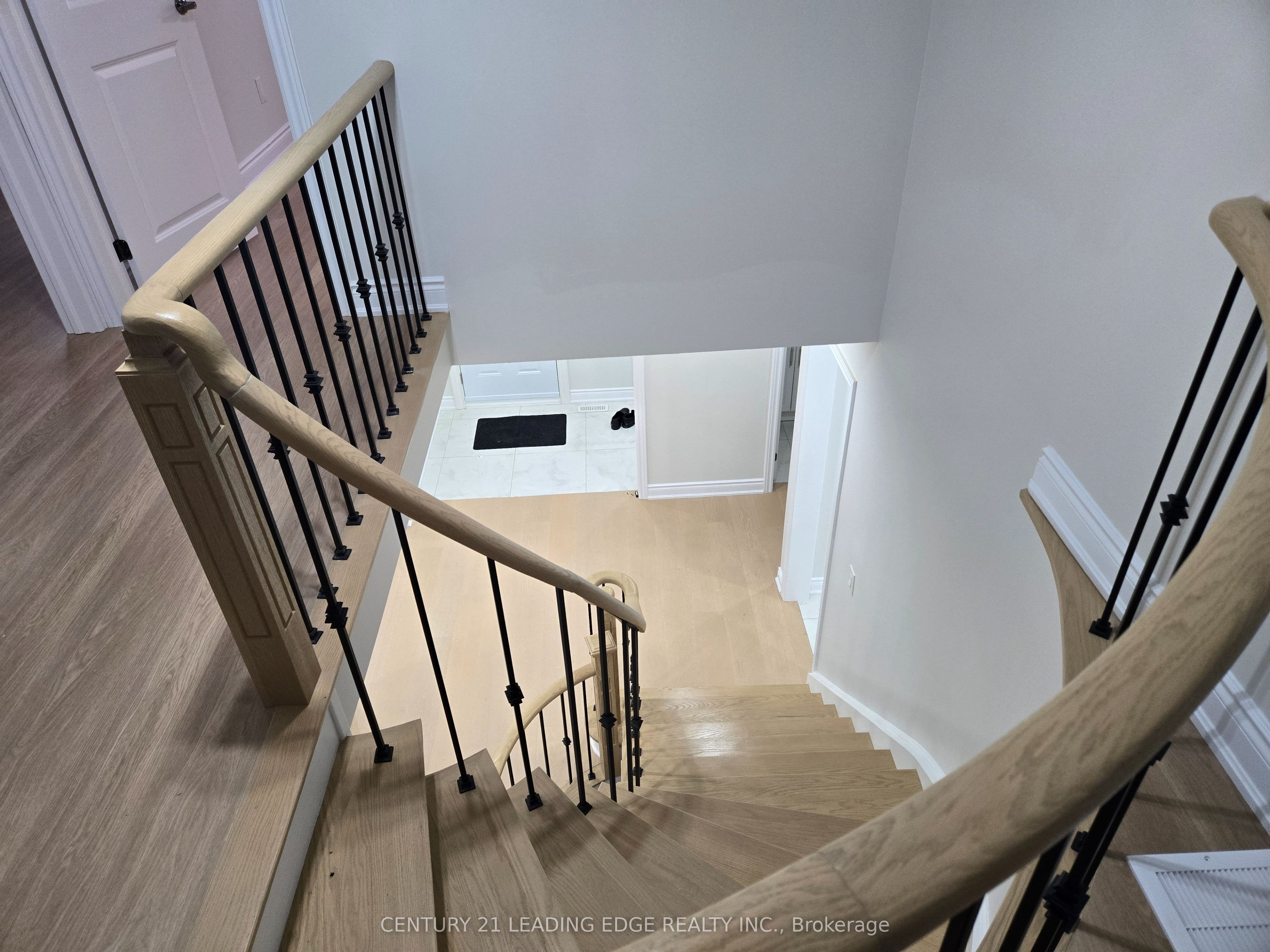 8 Bloomingdale Drive Main Property Photo 13