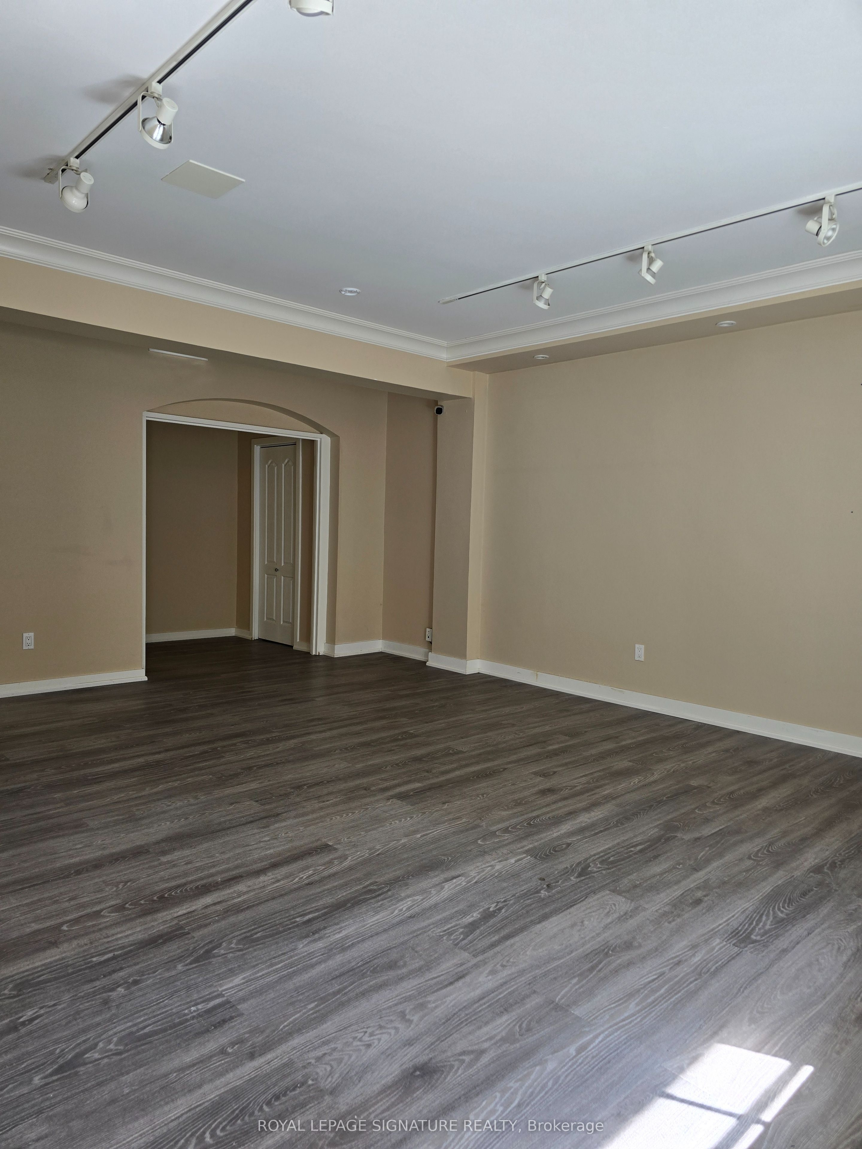 #suite 1 - 126 Trafalgar Road Property Photo 5