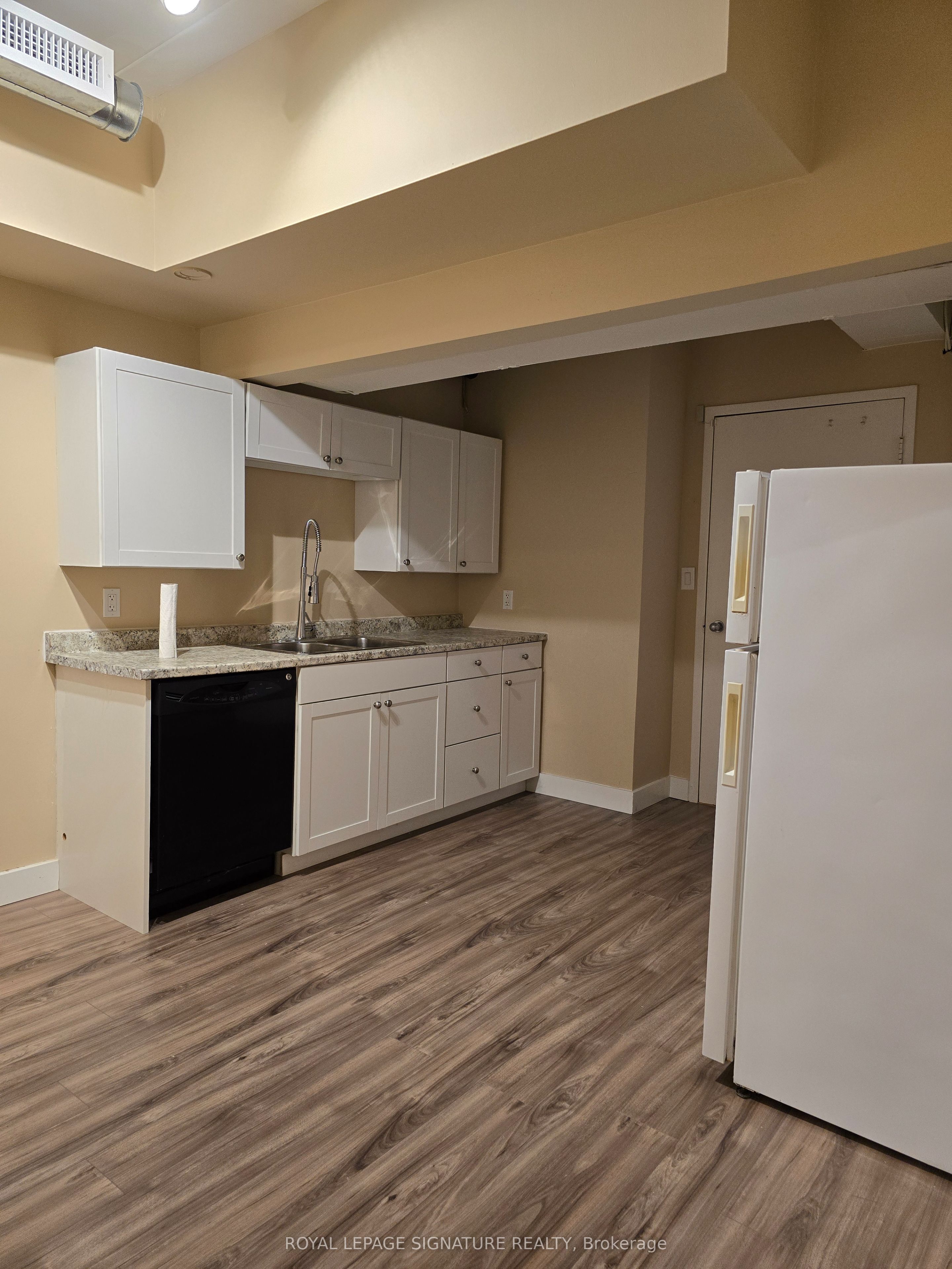 #suite 1 - 126 Trafalgar Road Property Photo 8