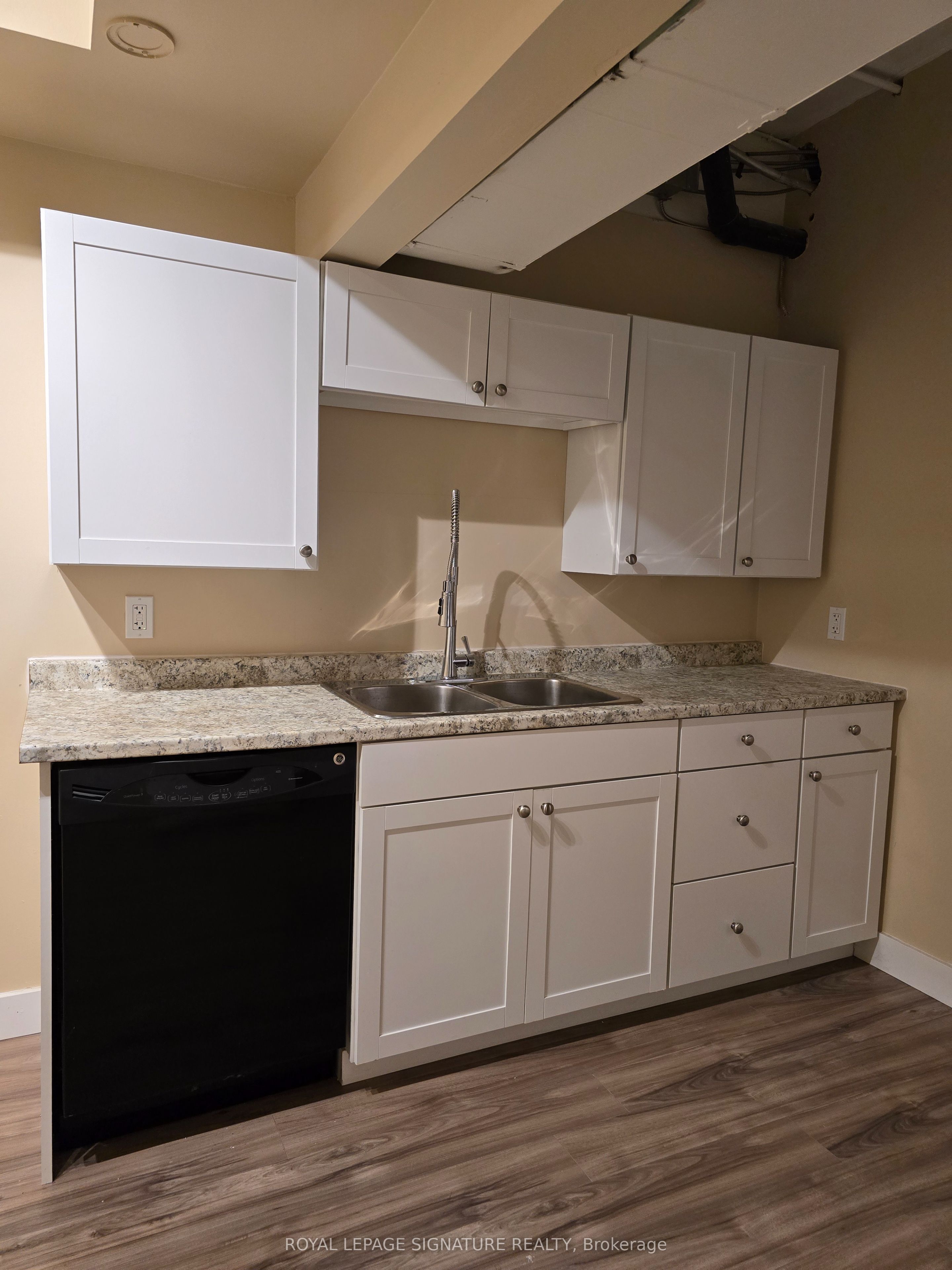 #suite 1 - 126 Trafalgar Road Property Photo 9