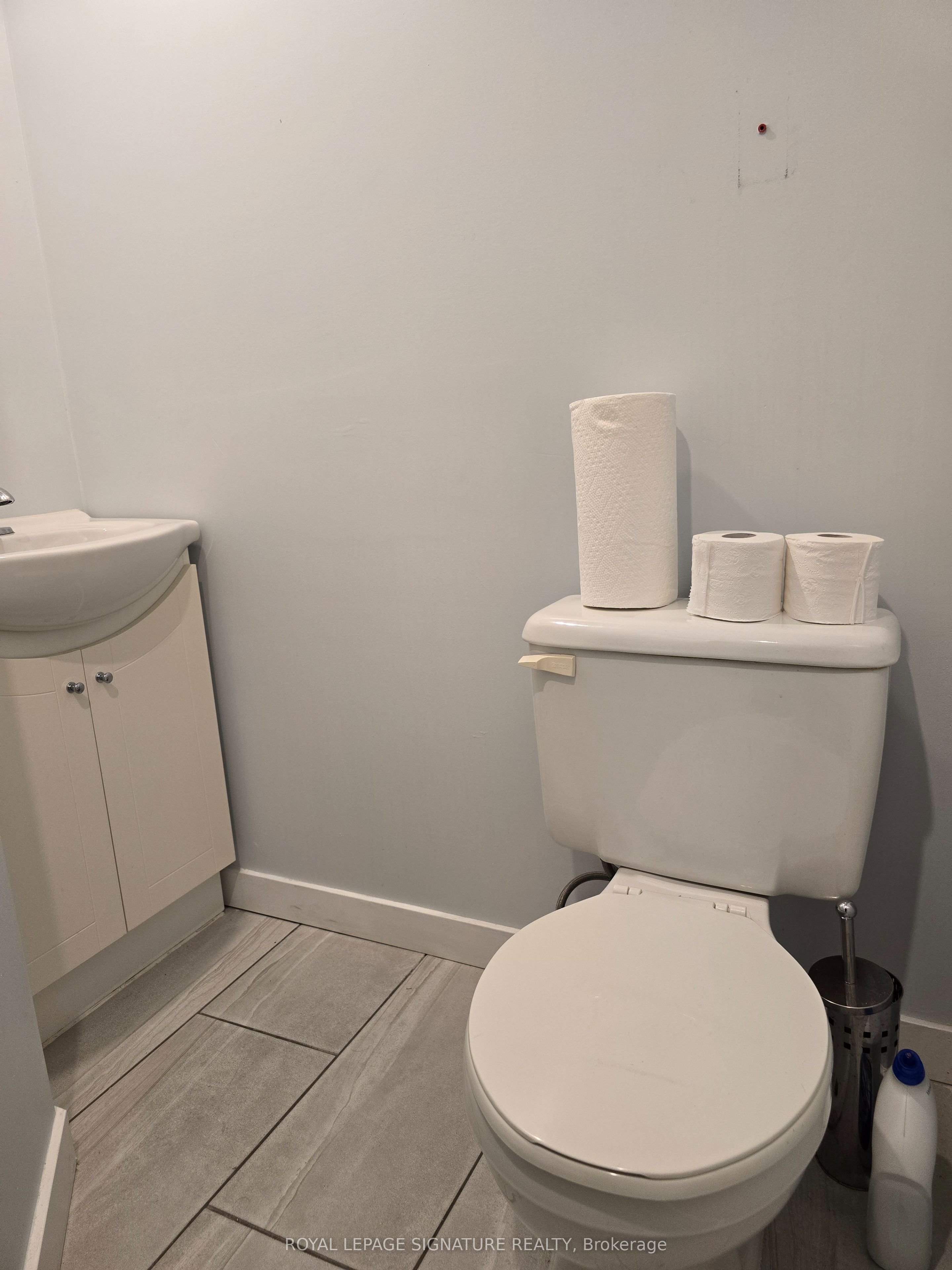 #suite 1 - 126 Trafalgar Road Property Photo 11