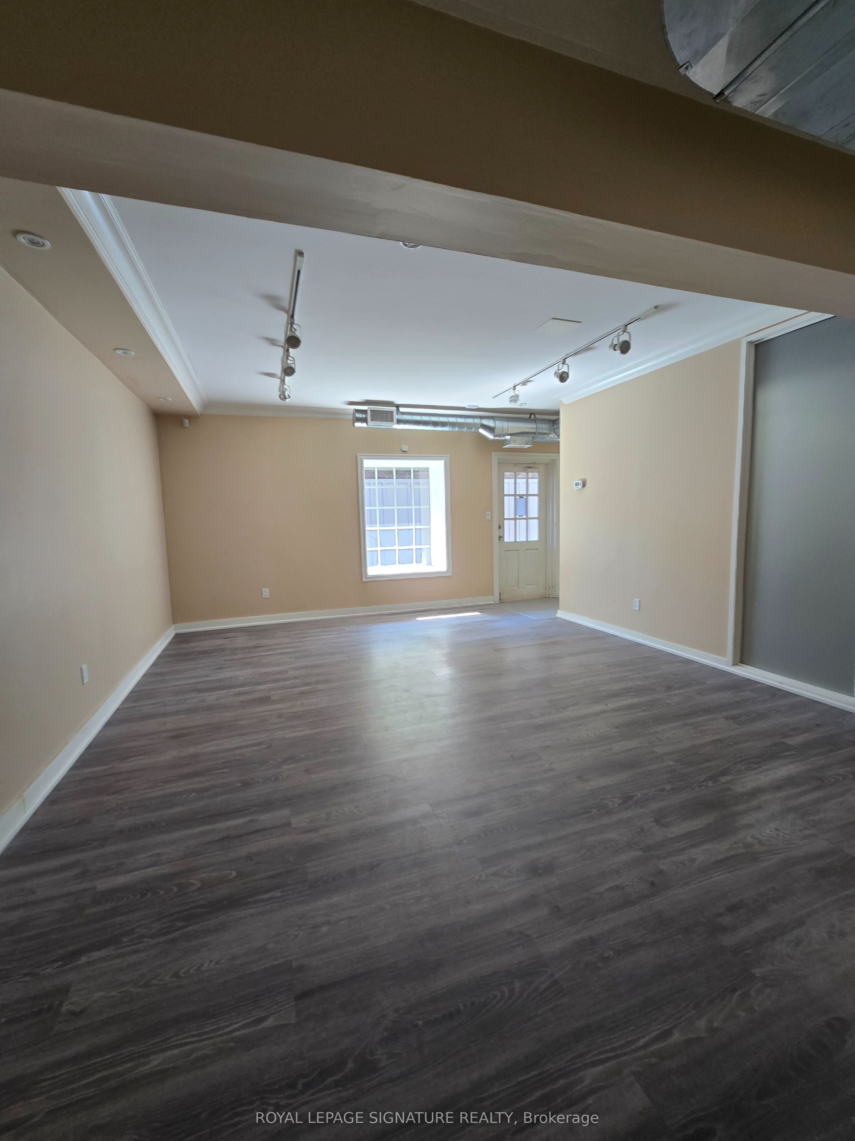 #suite 1 - 126 Trafalgar Road Property Photo 14