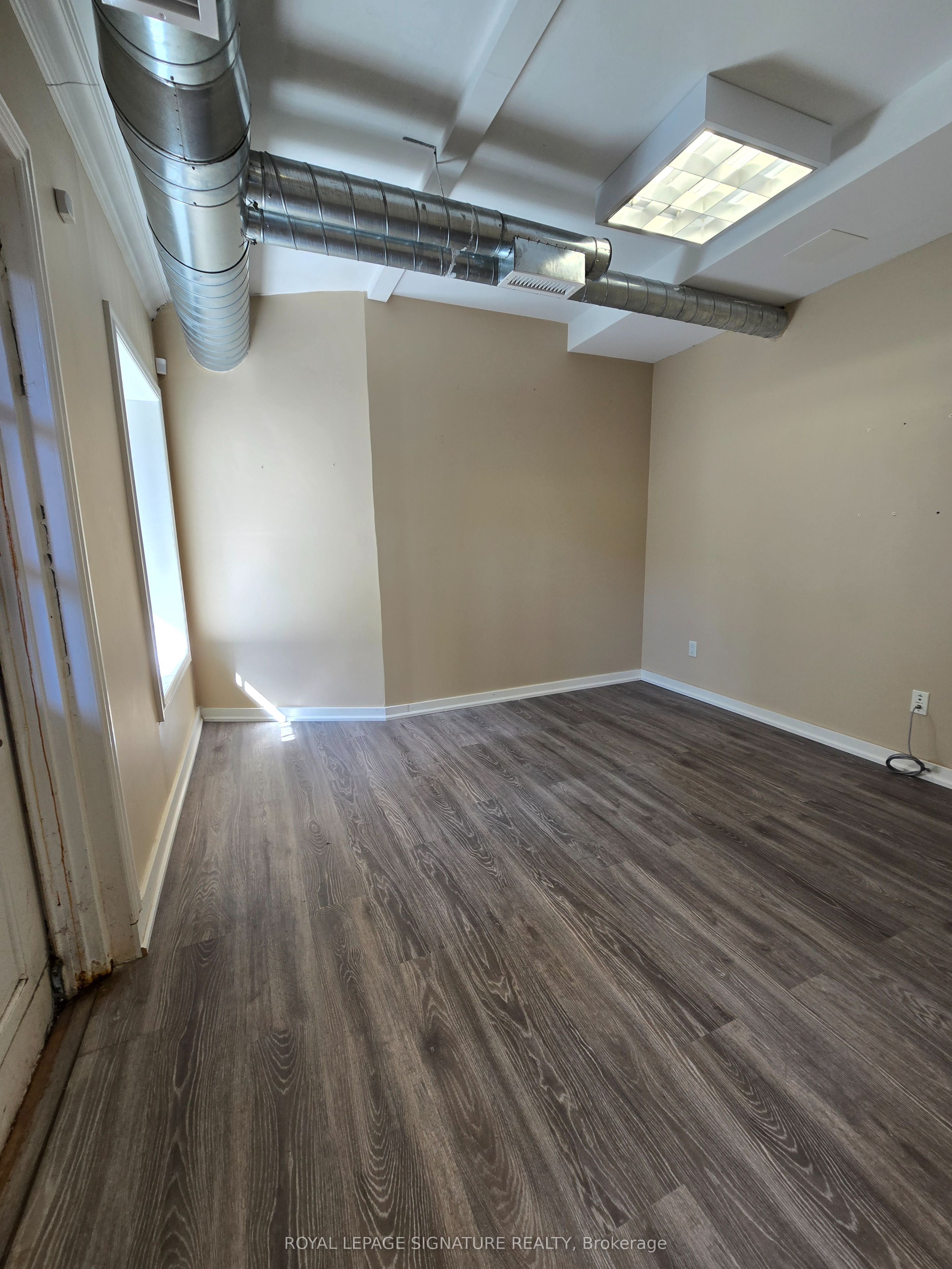 #suite 1 - 126 Trafalgar Road Property Photo 16