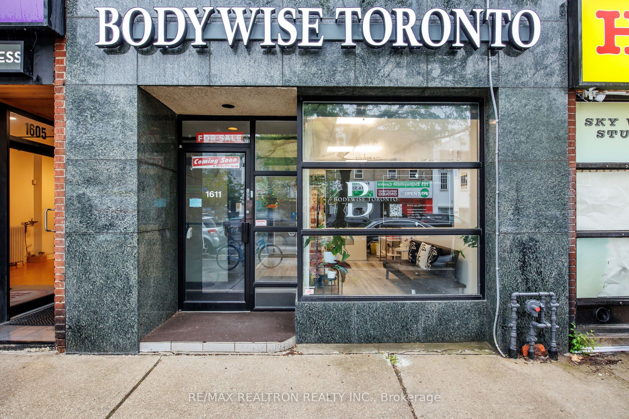 1611 Bloor Street Property Photo 2