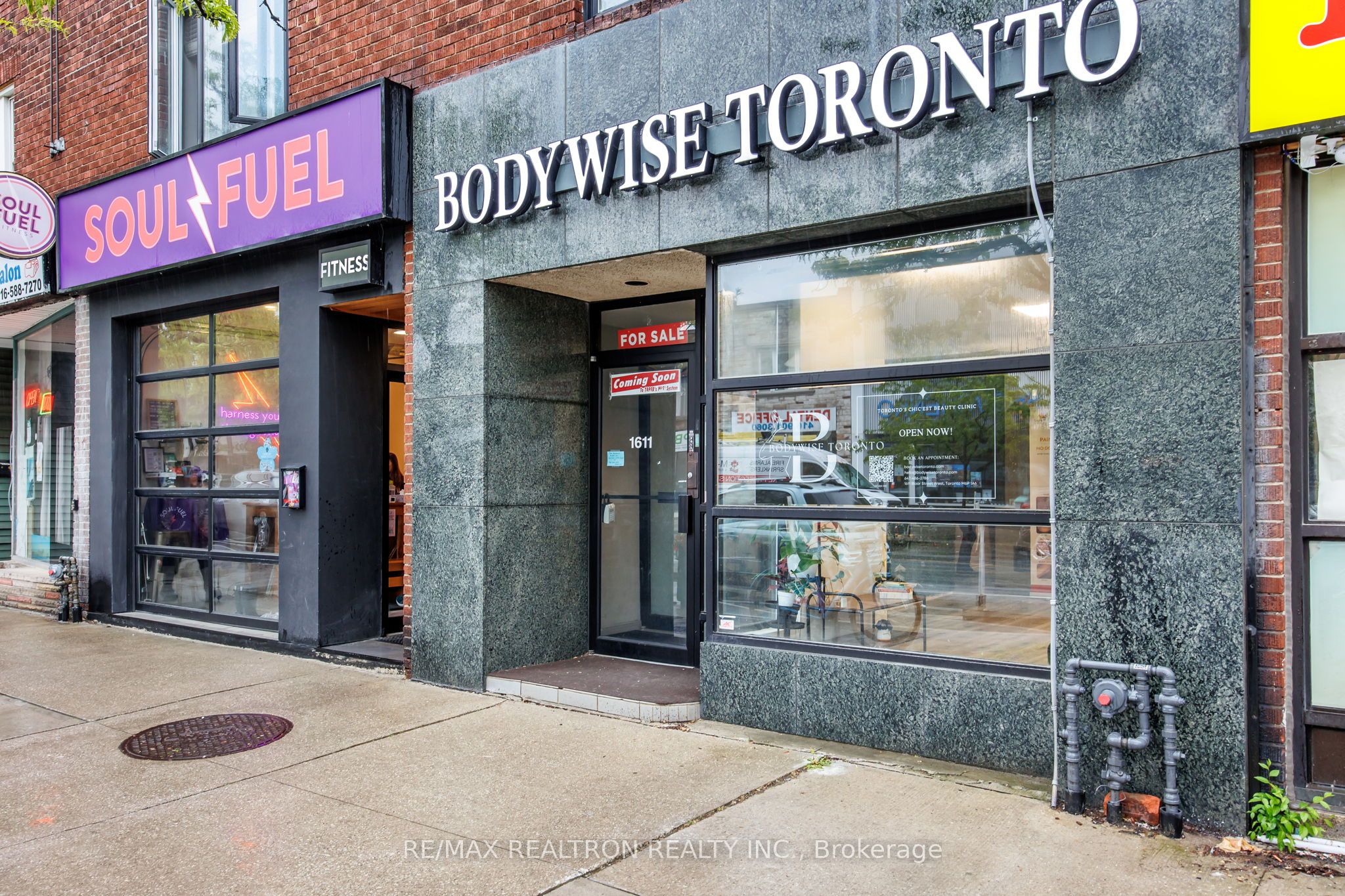 1611 Bloor Street Property Photo 3