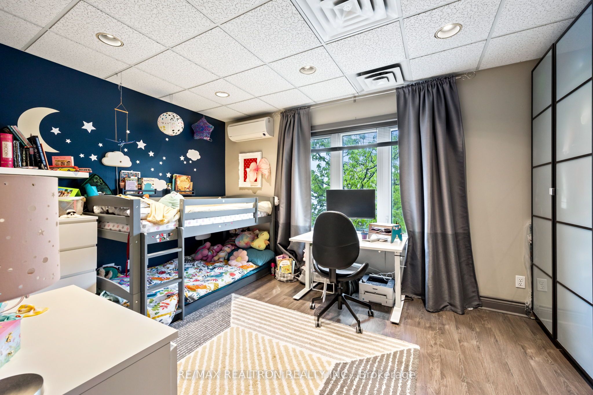 1611 Bloor Street Property Photo 7