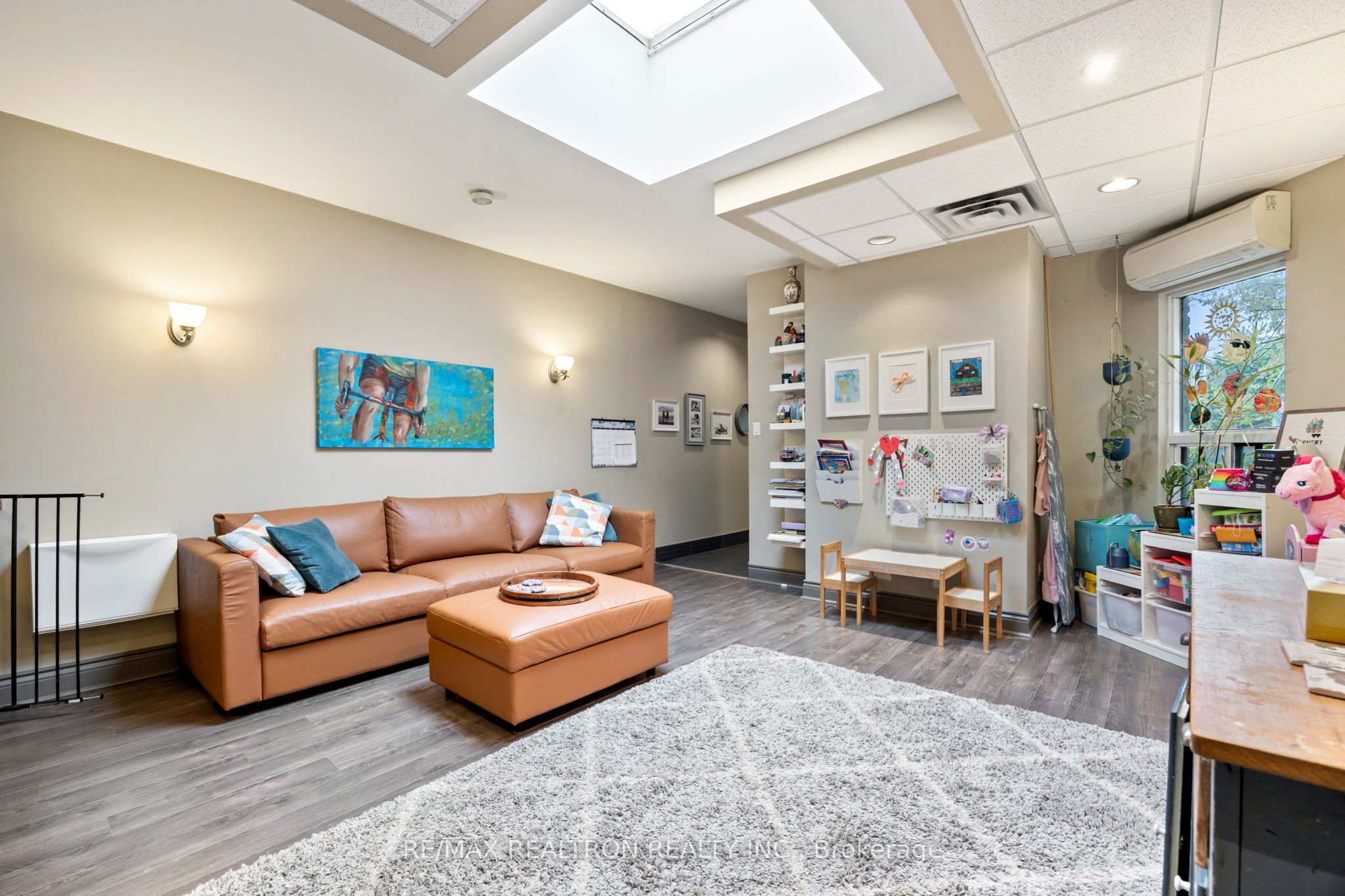 1611 Bloor Street Property Photo 12