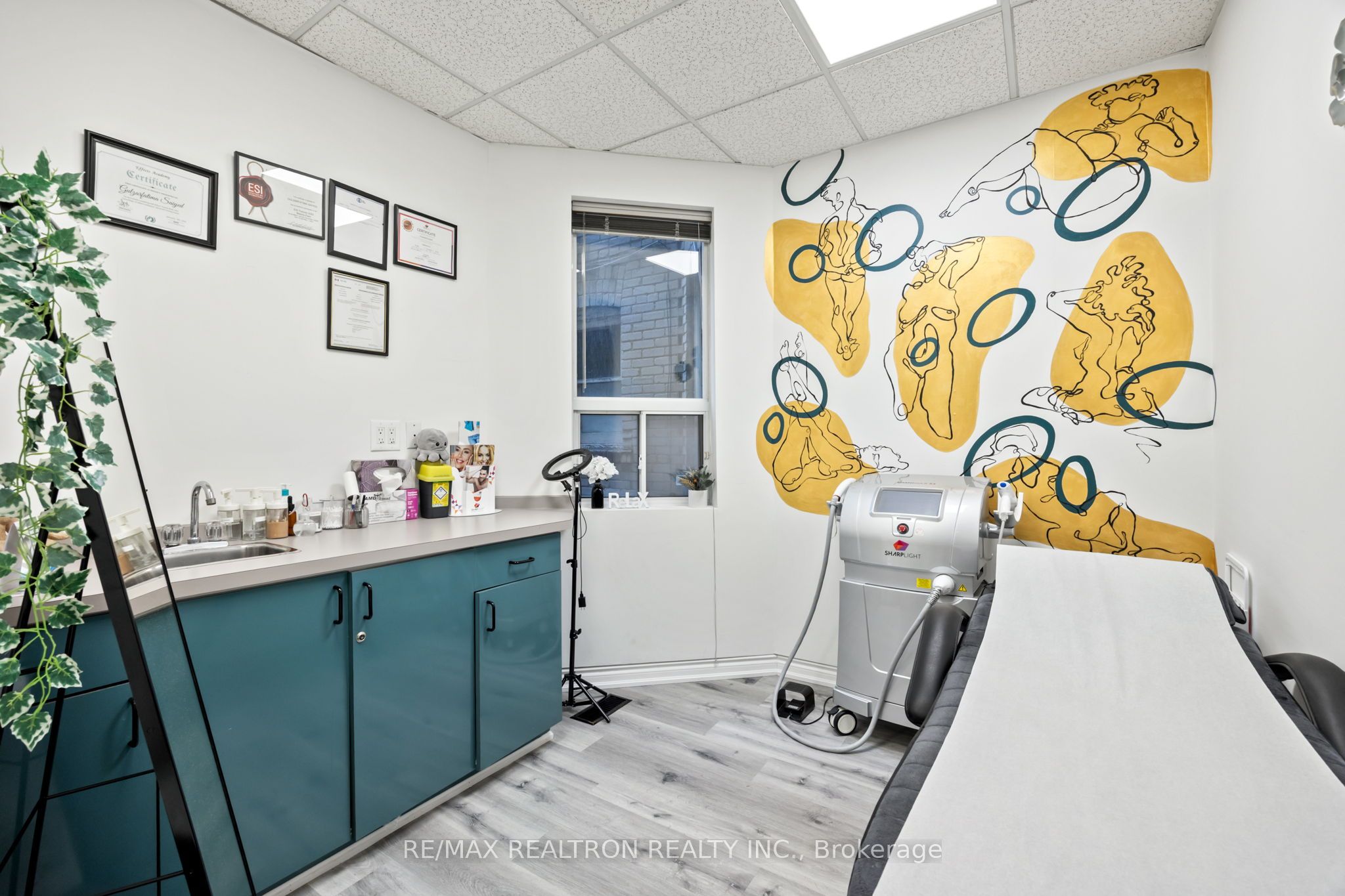 1611 Bloor Street Property Photo 21