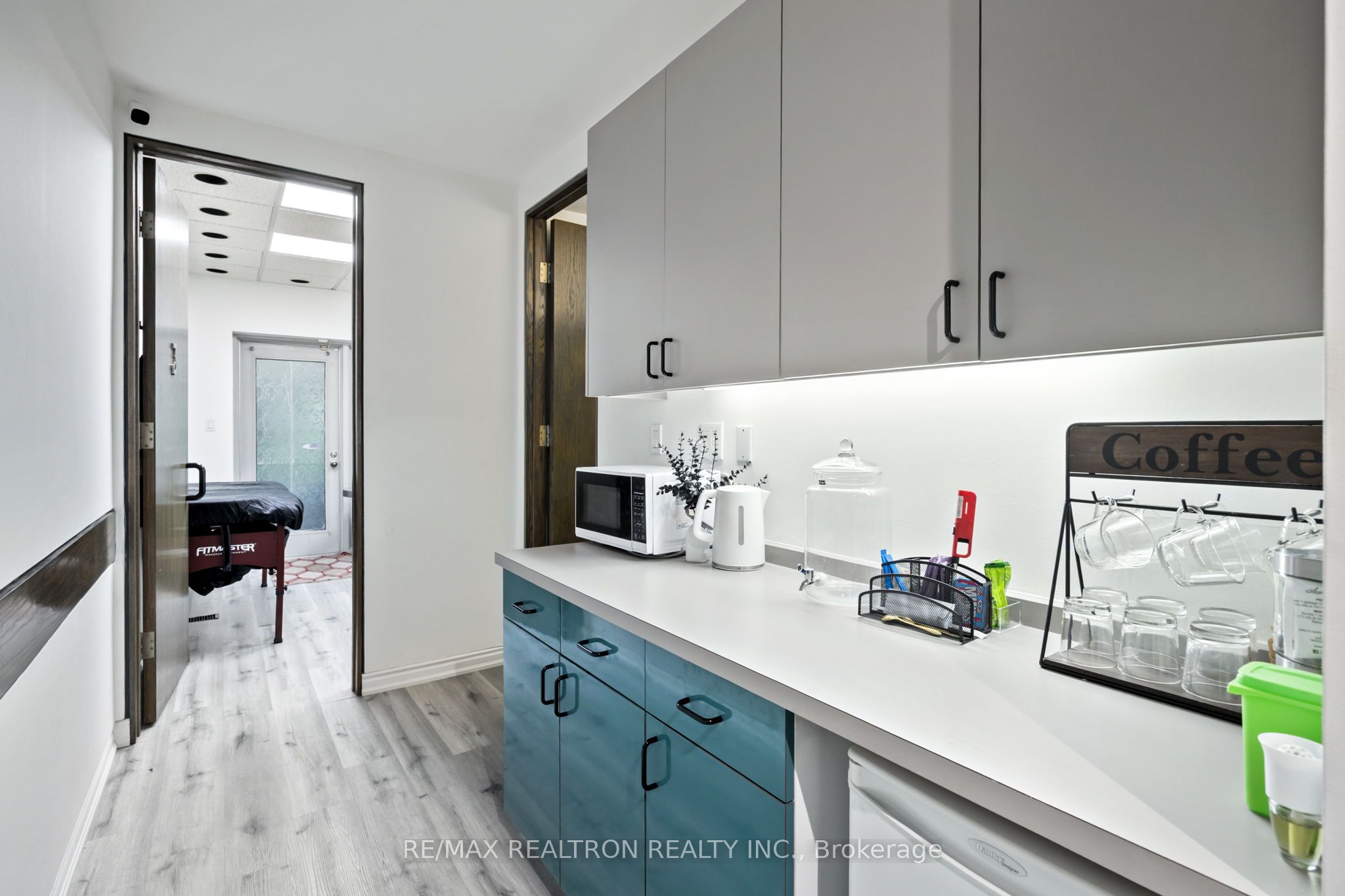 1611 Bloor Street Property Photo 22