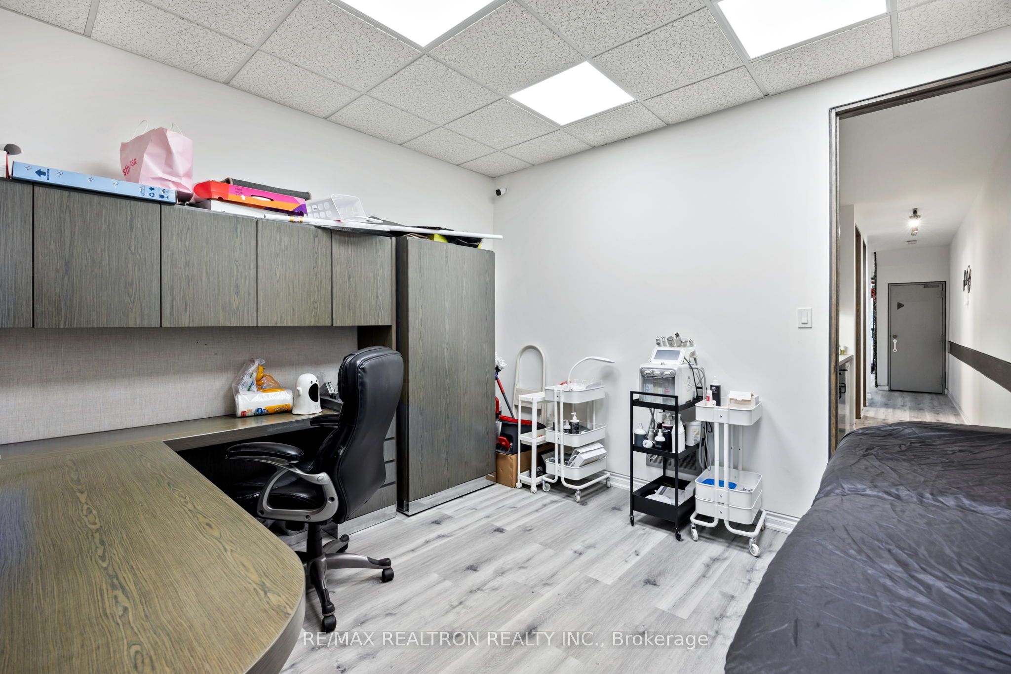 1611 Bloor Street Property Photo 25
