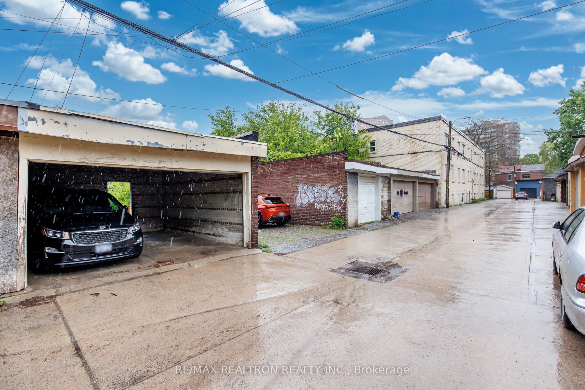 1611 Bloor Street Property Photo 34