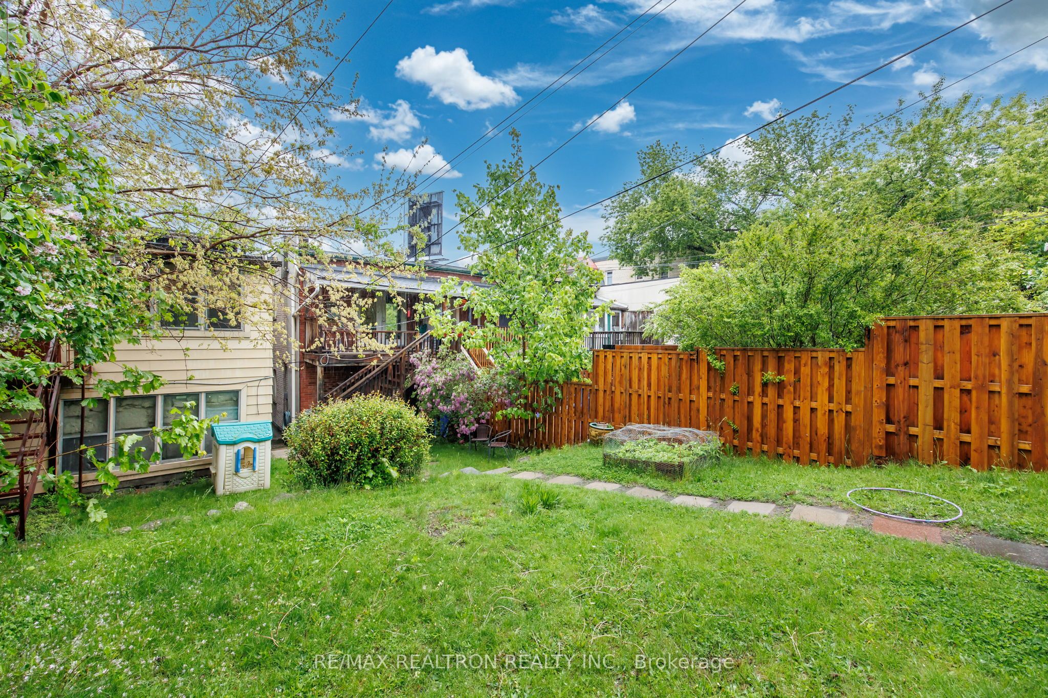 1611 Bloor Street Property Photo 35