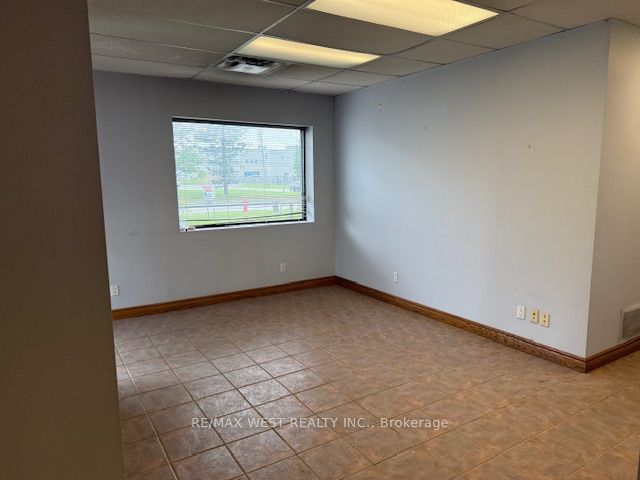 69 Healey Rd Property Photo 4