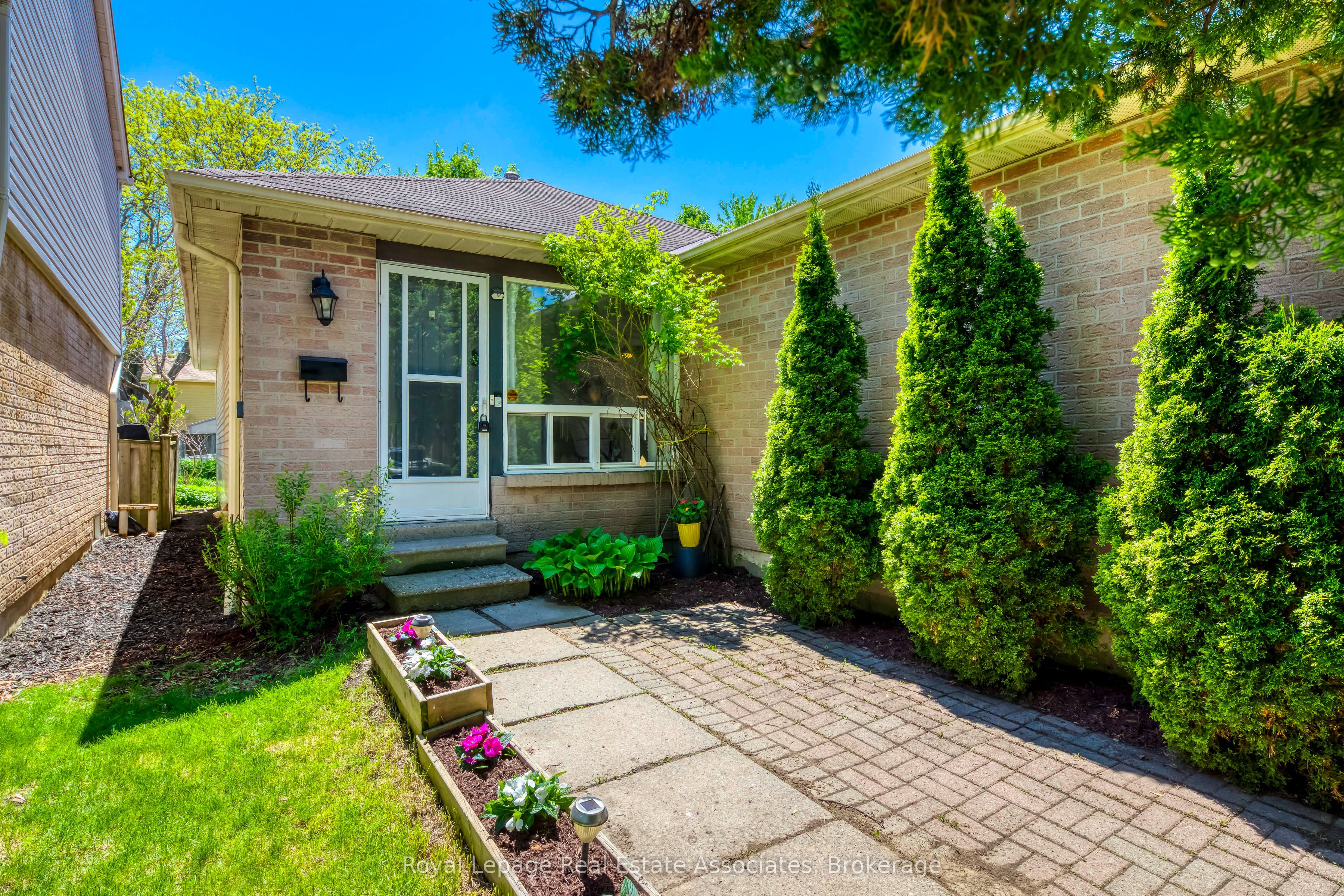 3053 Kilbride Crescent Property Photo 1